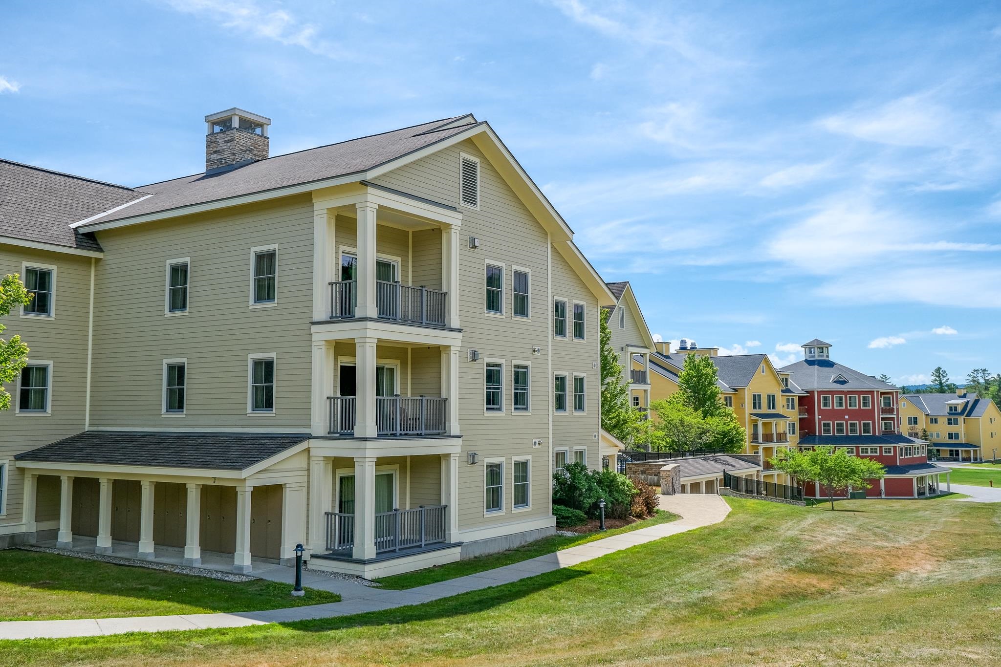 606/608 QII Jackson Gore Adams House Unit: 606/608 QII