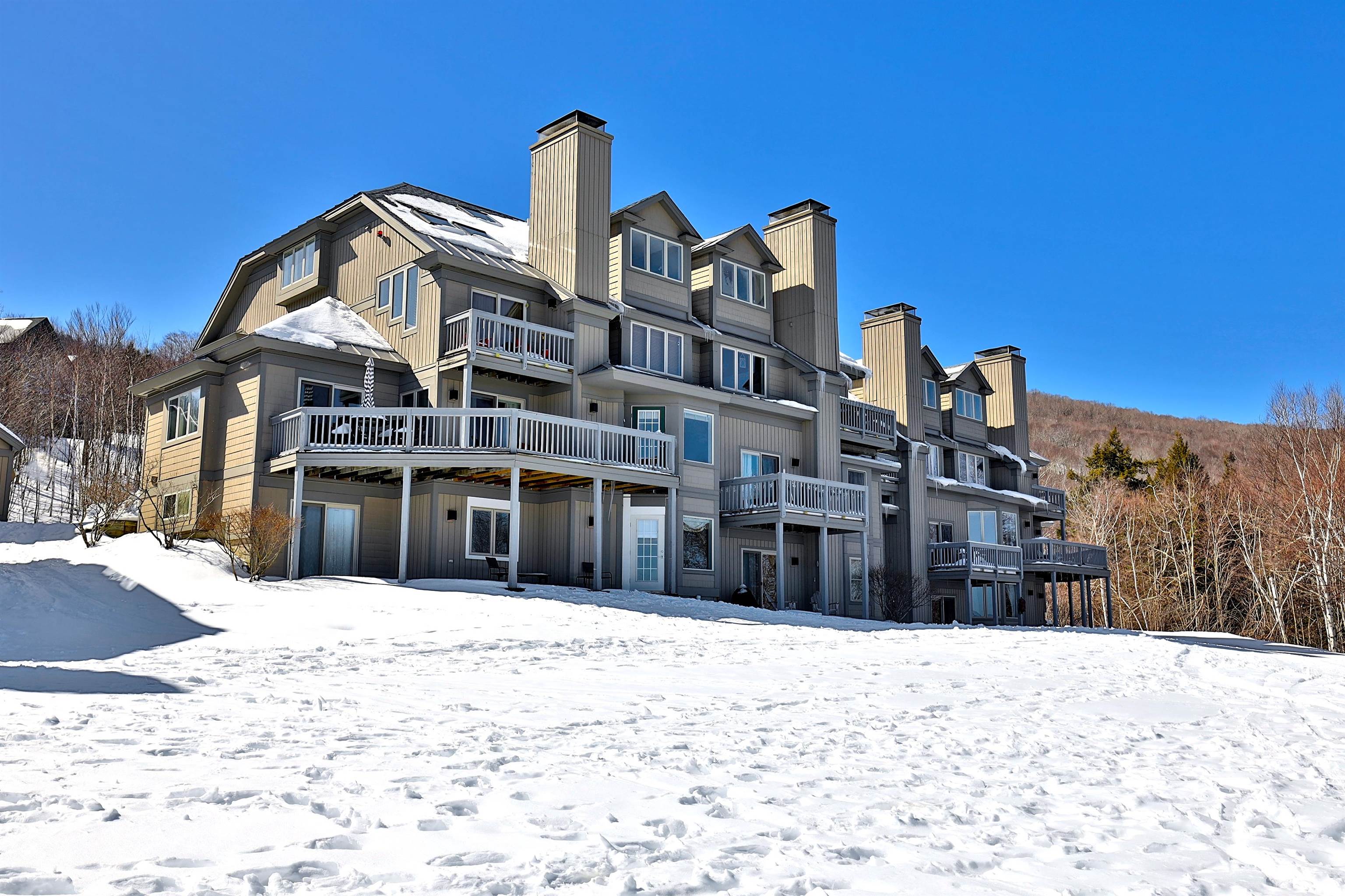 160 Solitude Road Unit: L-202