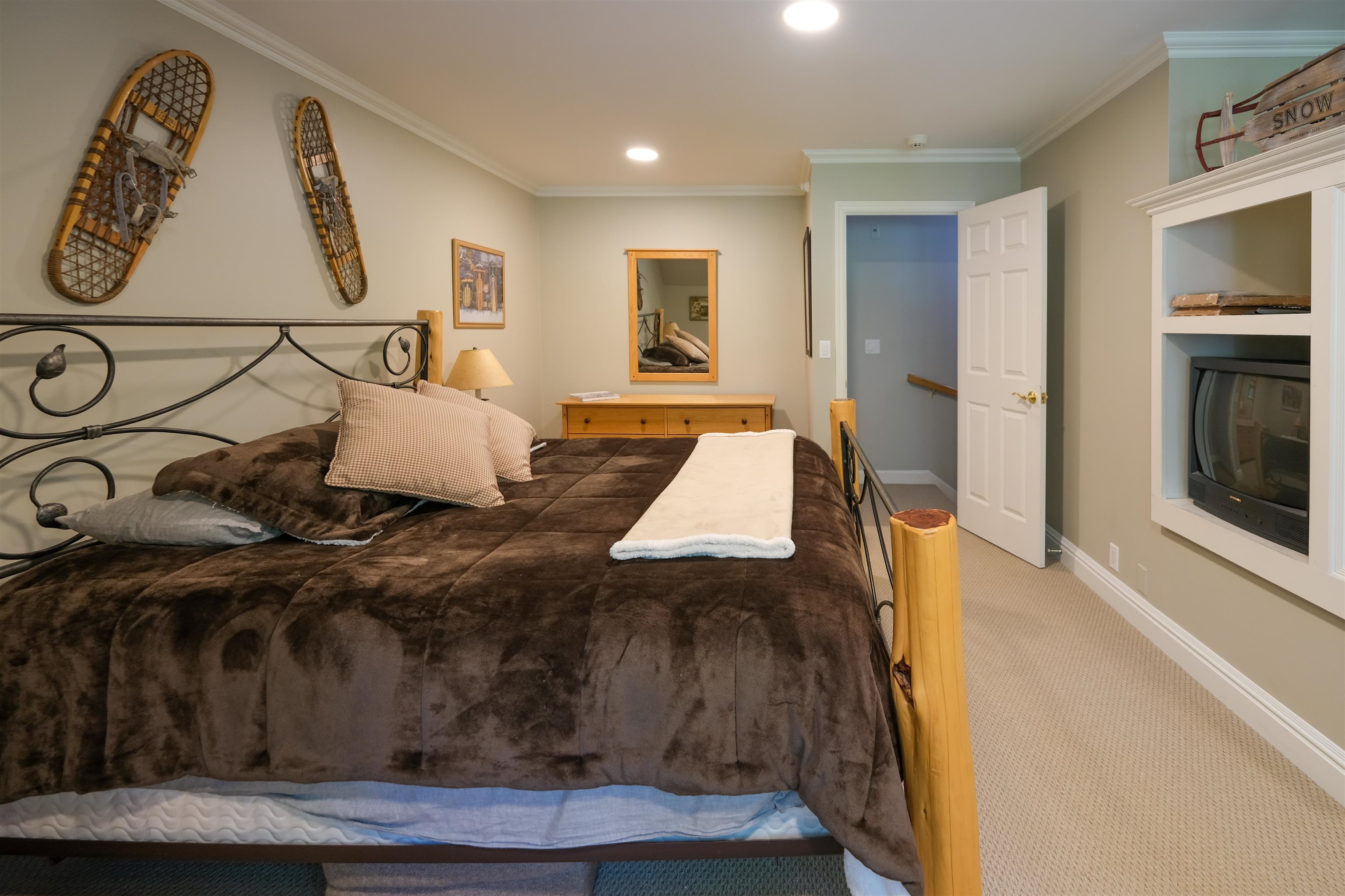 101 Ledgewood Road Unit: G-1 with G-1 Garage