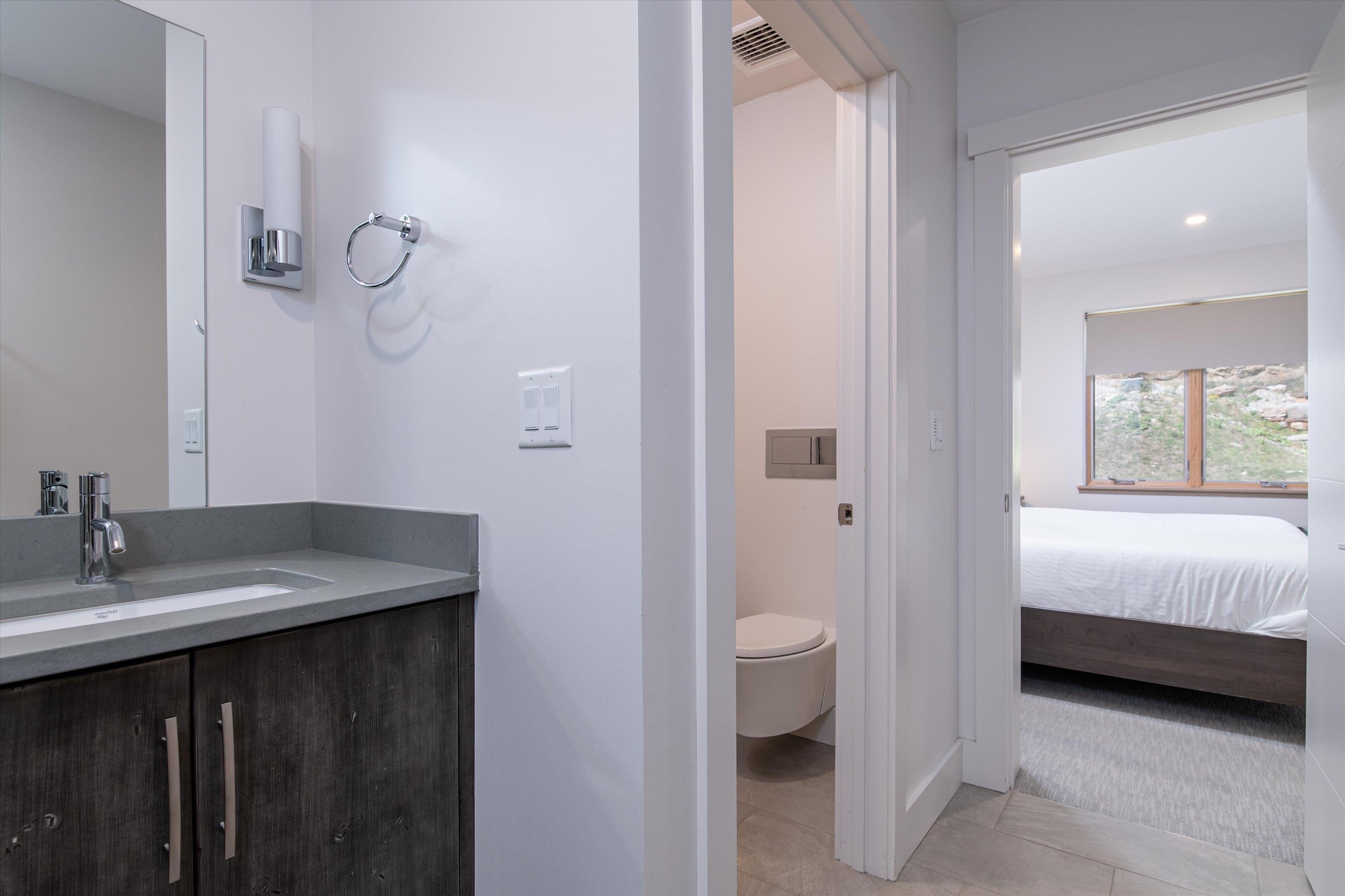 144 Lodge Road Unit: 6