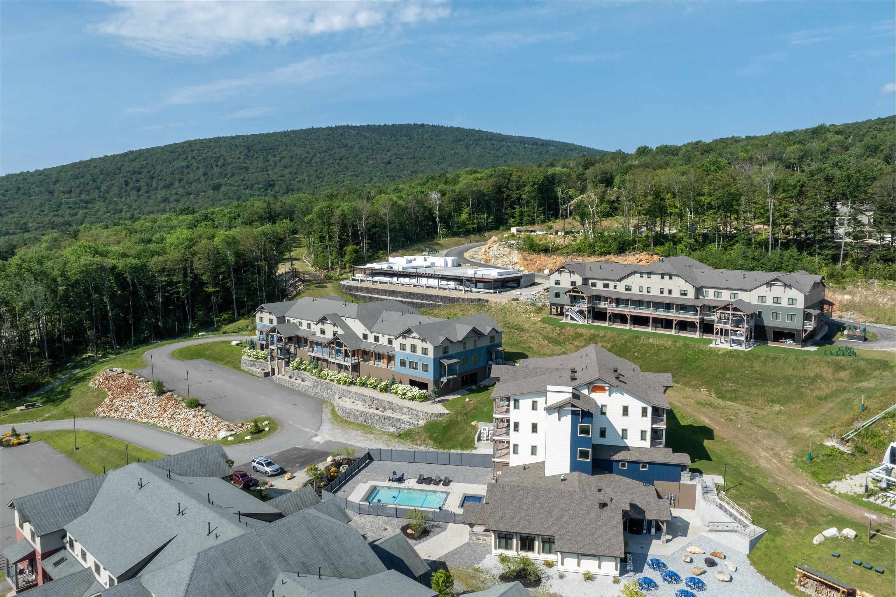144 Lodge Road Unit: 6