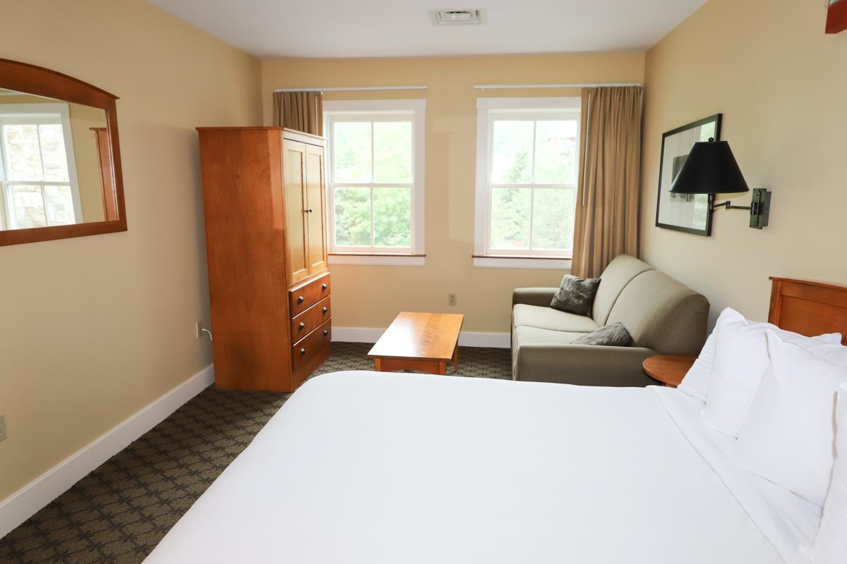 225/227 Qtr. I I Jackson Gore Inn