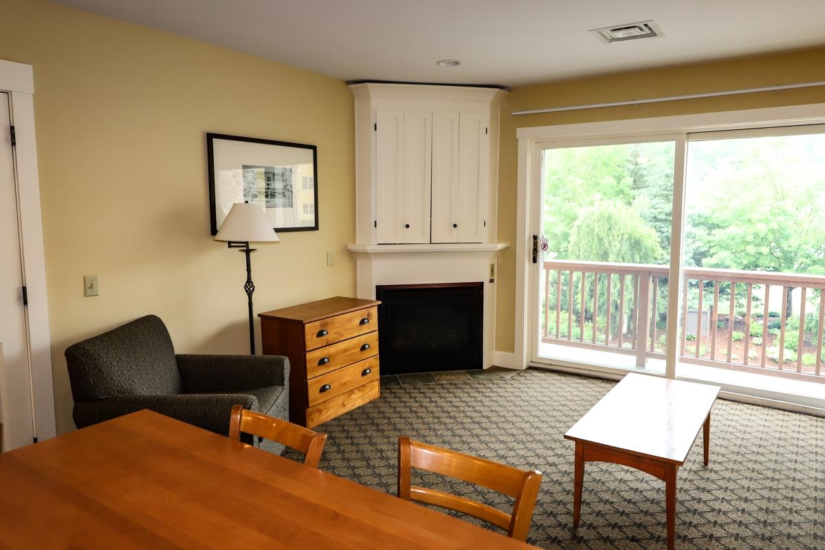 225/227 Qtr. I I Jackson Gore Inn