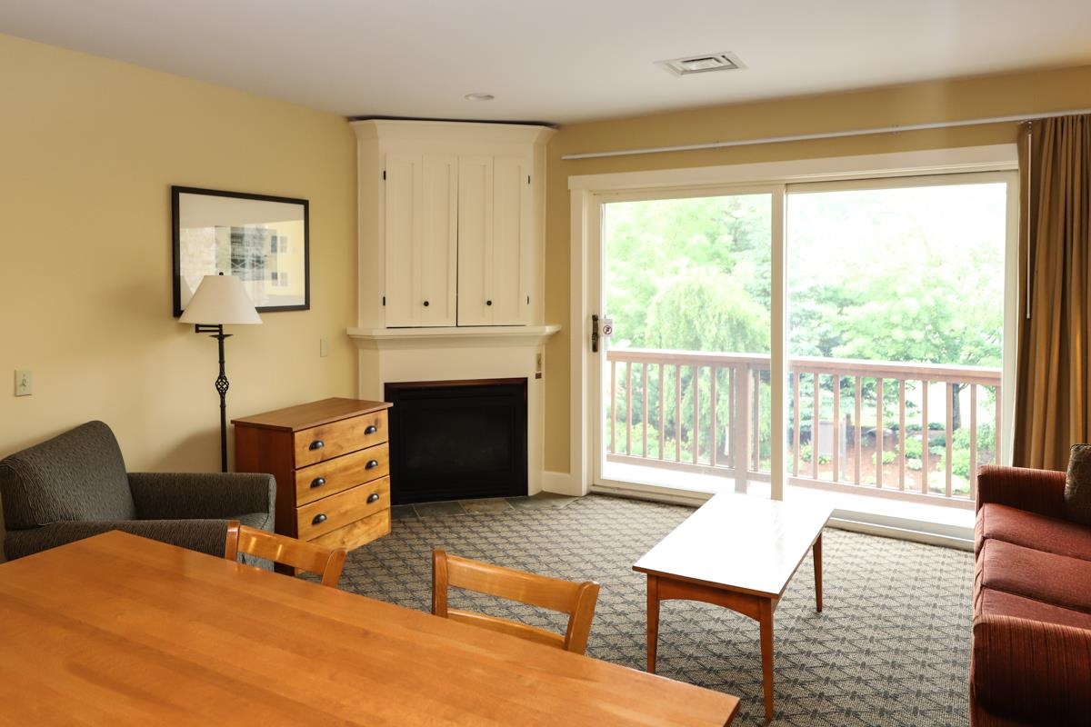 225/227 Qtr. I I Jackson Gore Inn