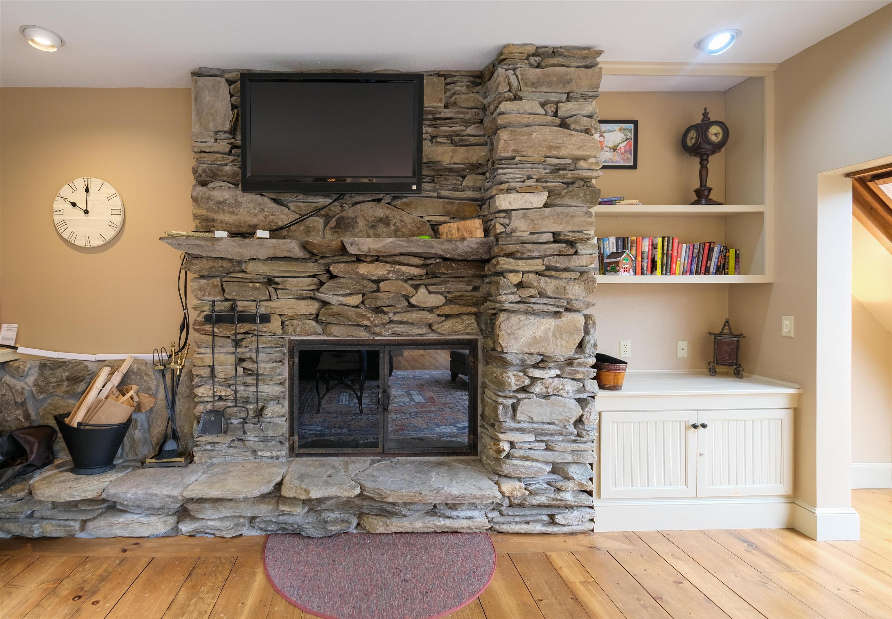 405 Soaring Hawk Road