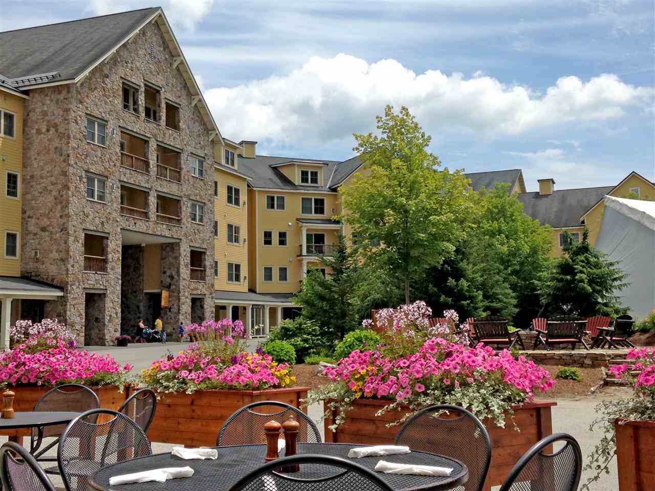 418 Qtr. I I I Jackson Gore Inn