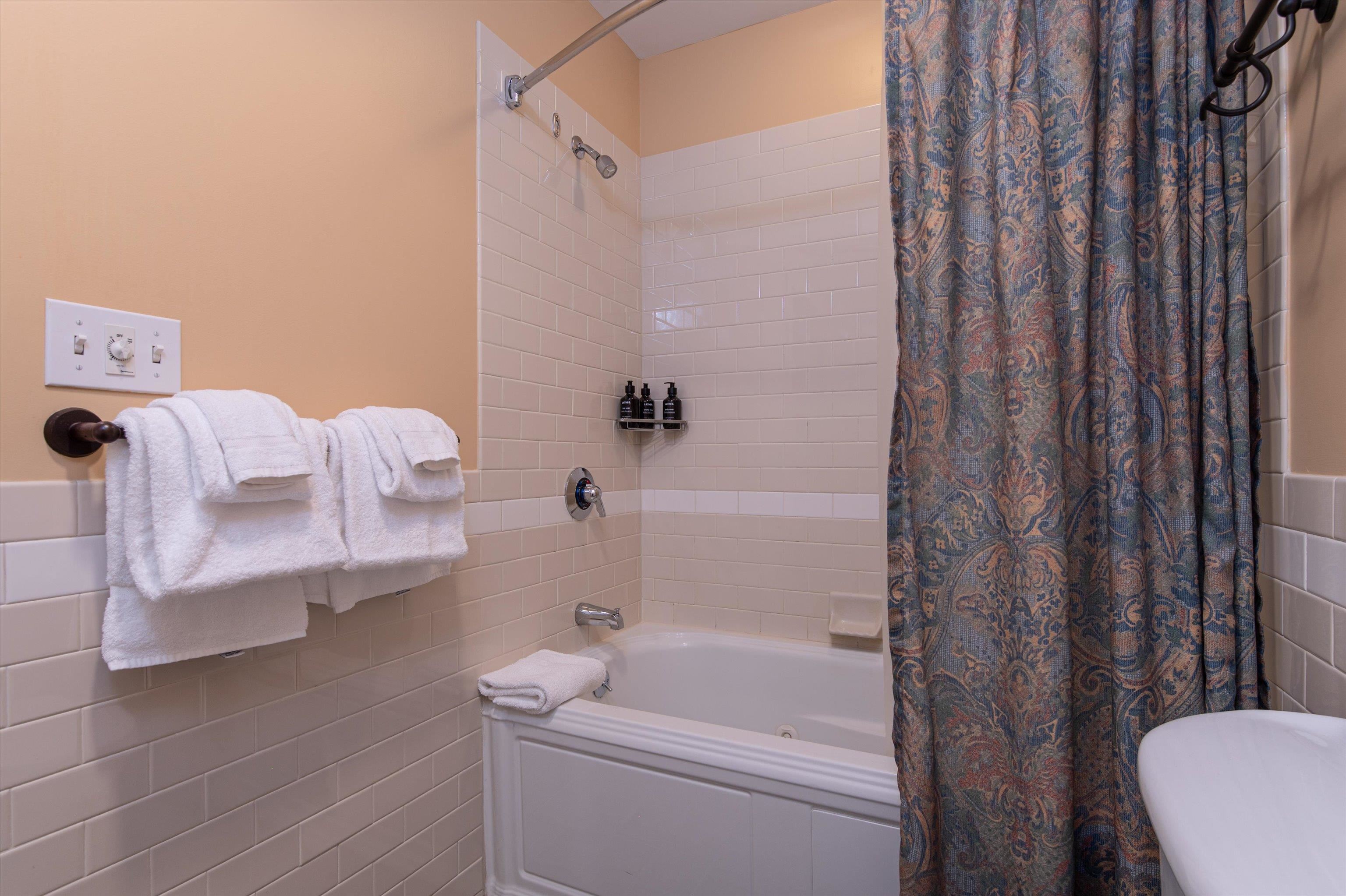 609/611 Qtr. I, Adams House