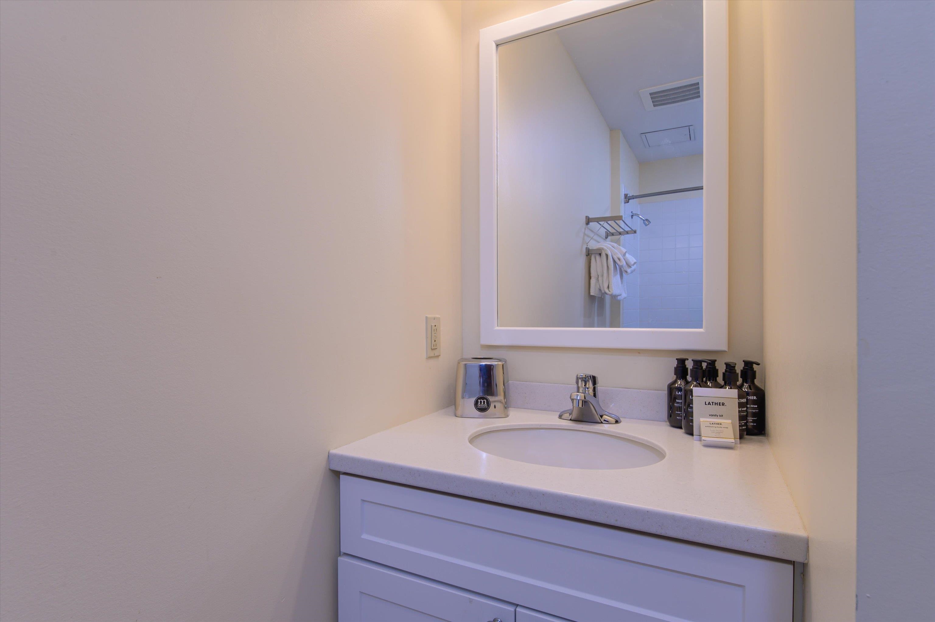 254/256 Qtr. I Jackson Gore Inn