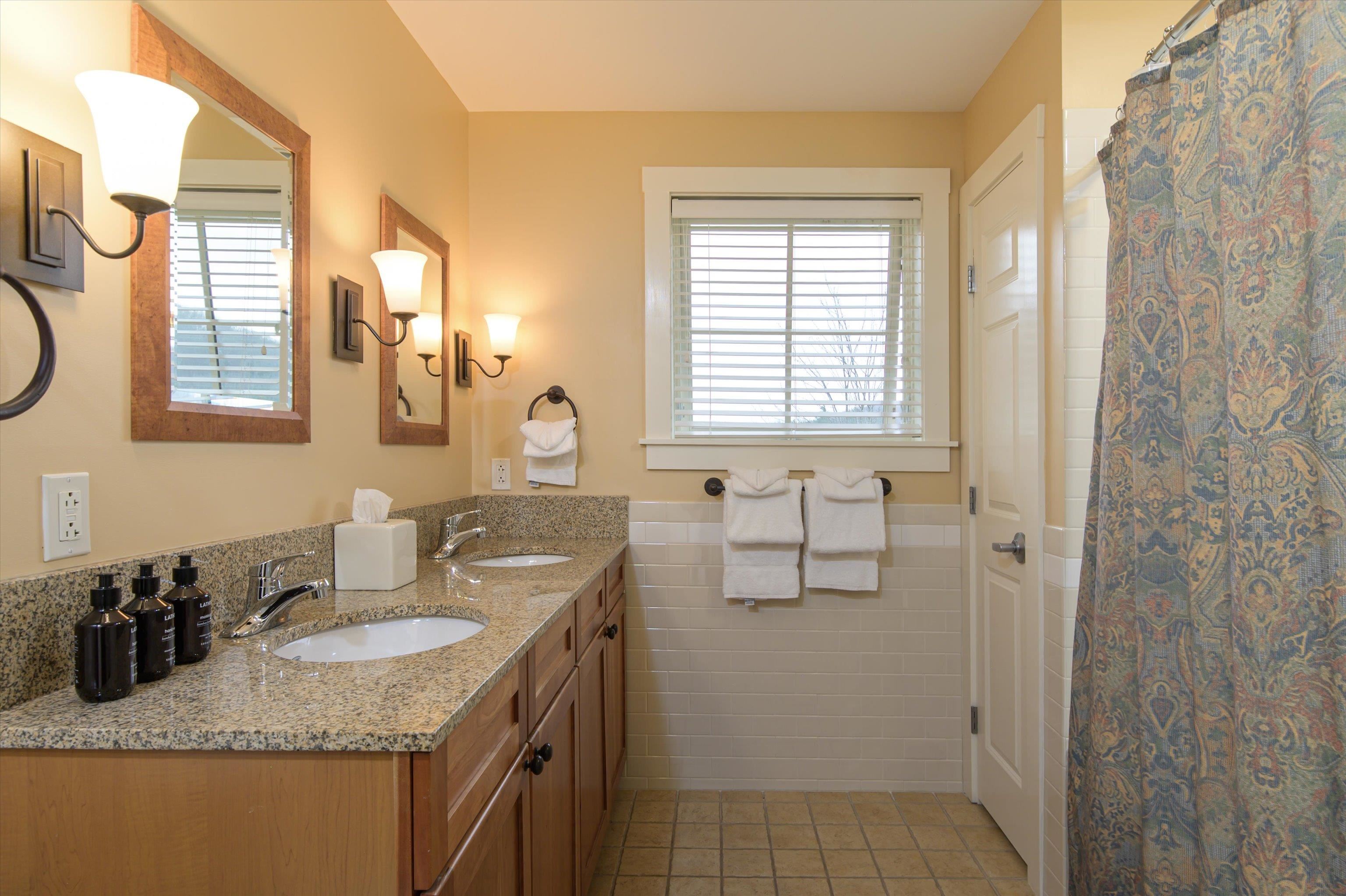 713/715 Qtr. I I I Adams House