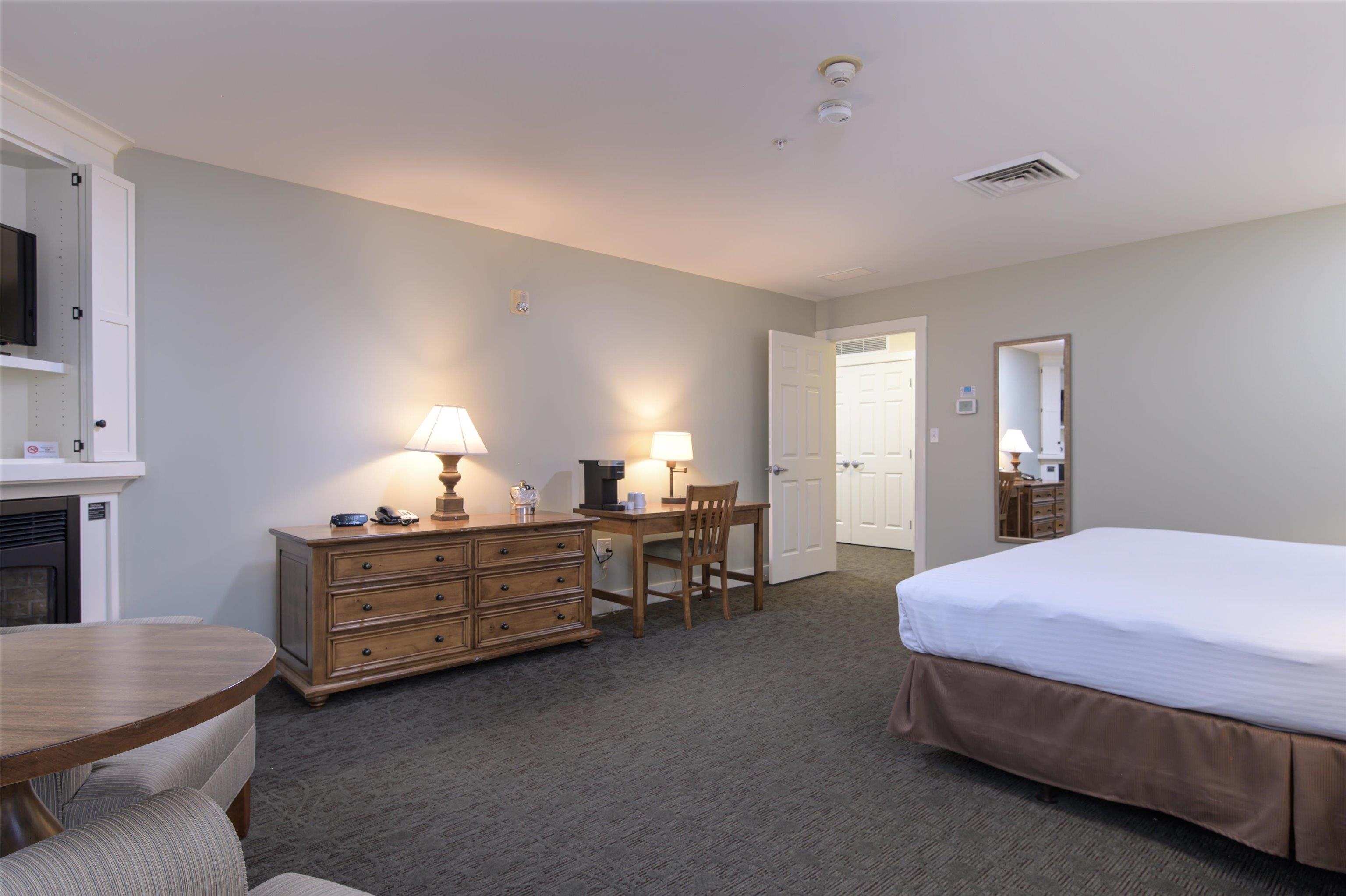 713/715 Qtr. I I I Adams House