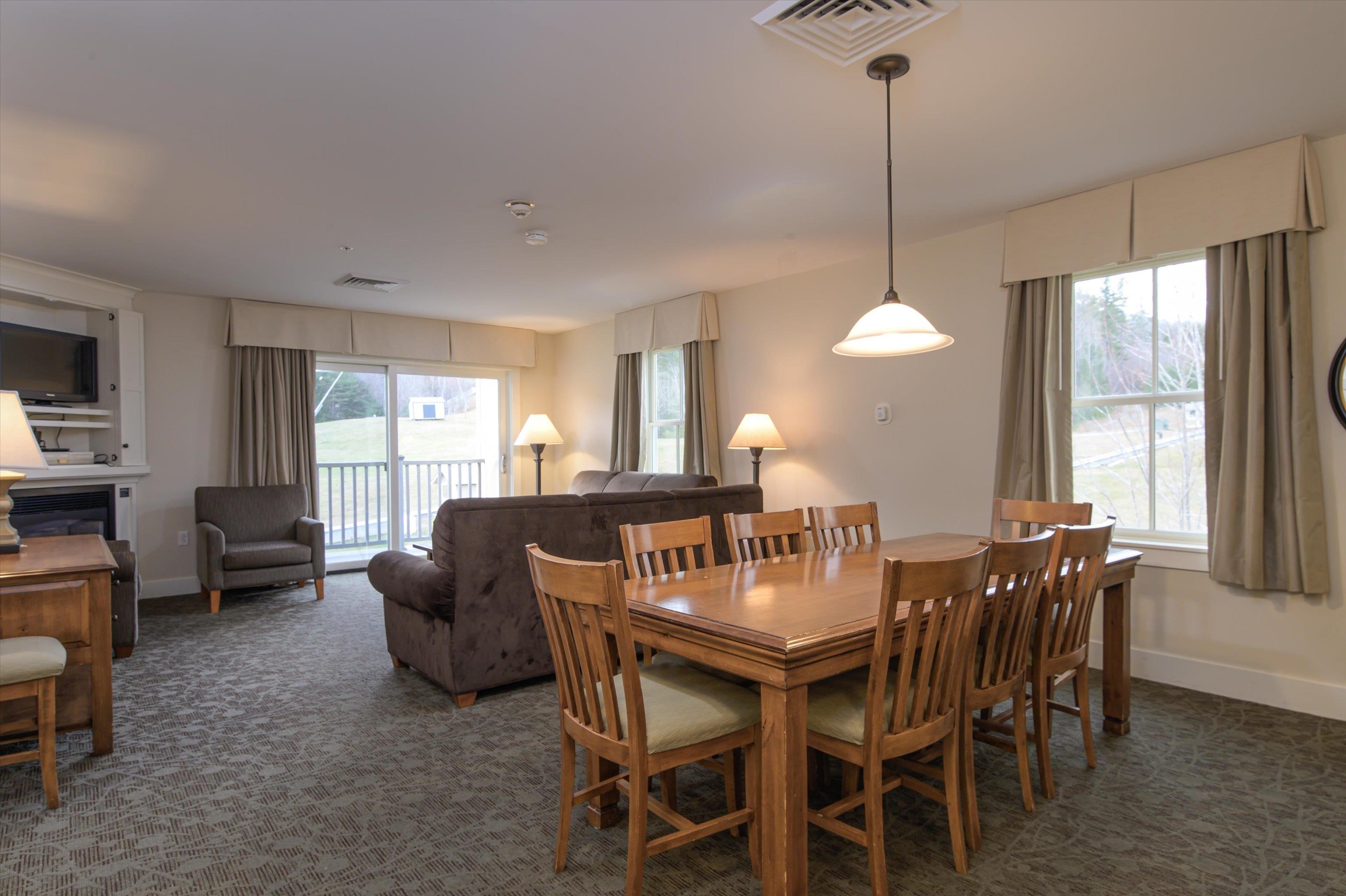 713/715 Qtr. I I I Adams House