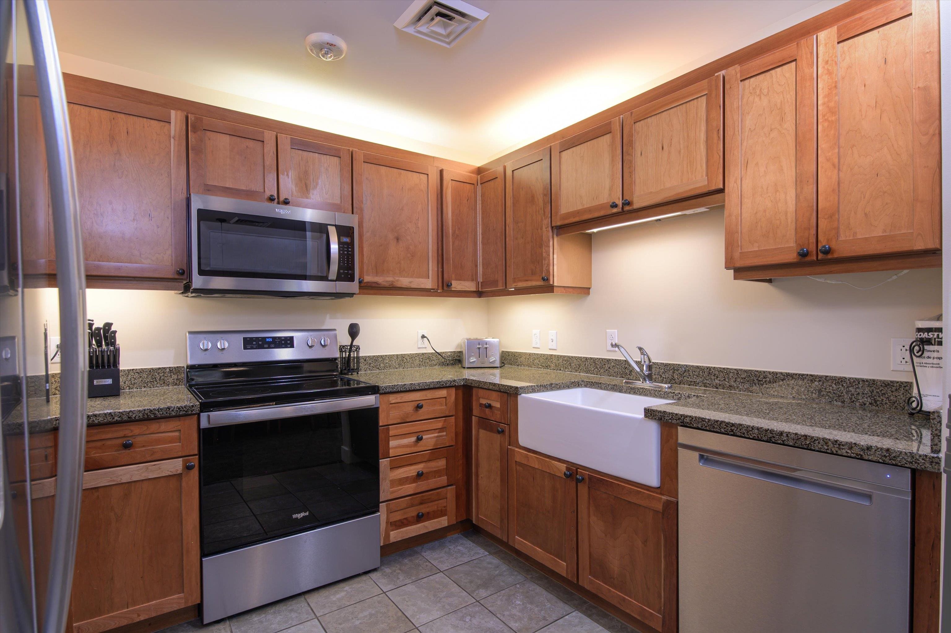 713/715 Qtr. I I I Adams House