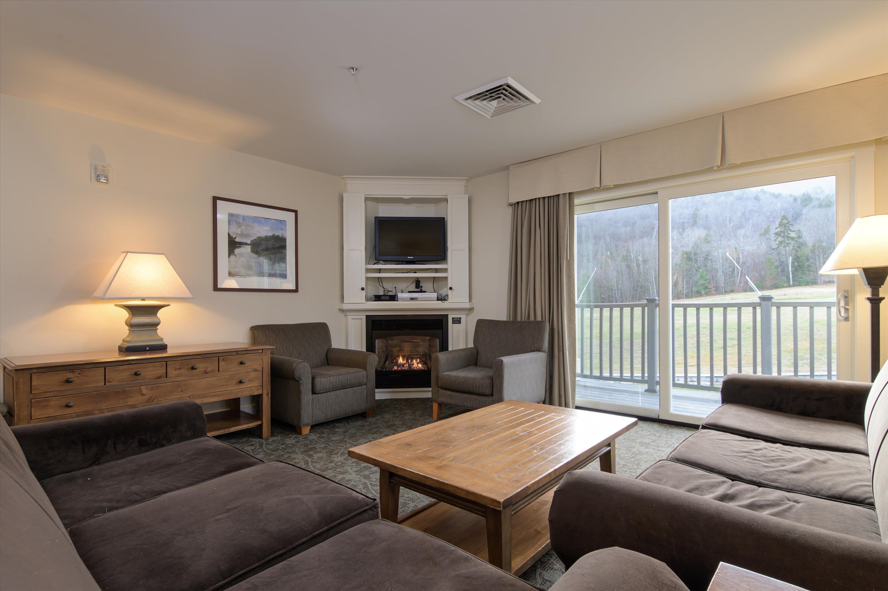 713/715 Qtr. I I I Adams House