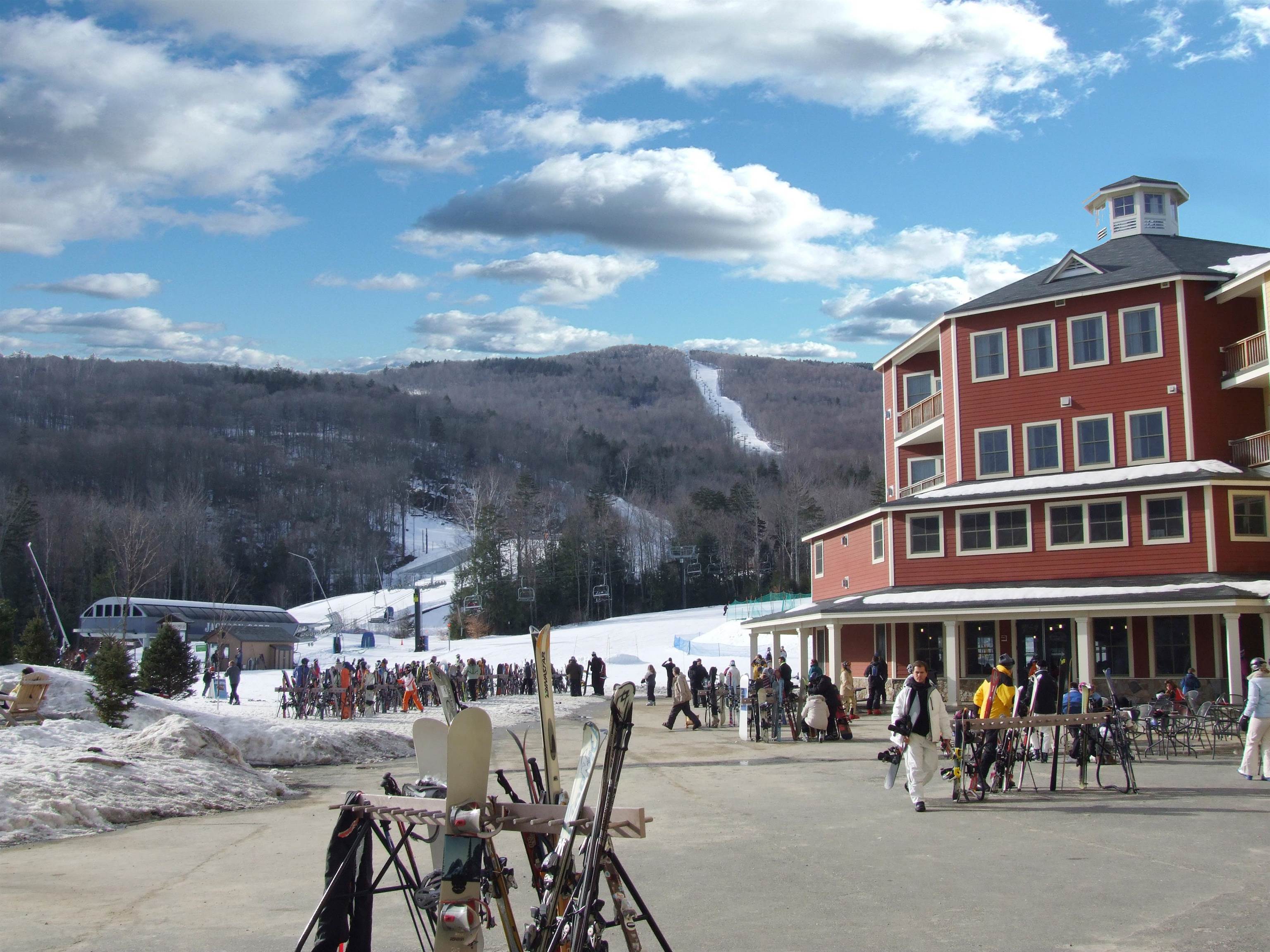 713/715 Qtr. I I I Adams House