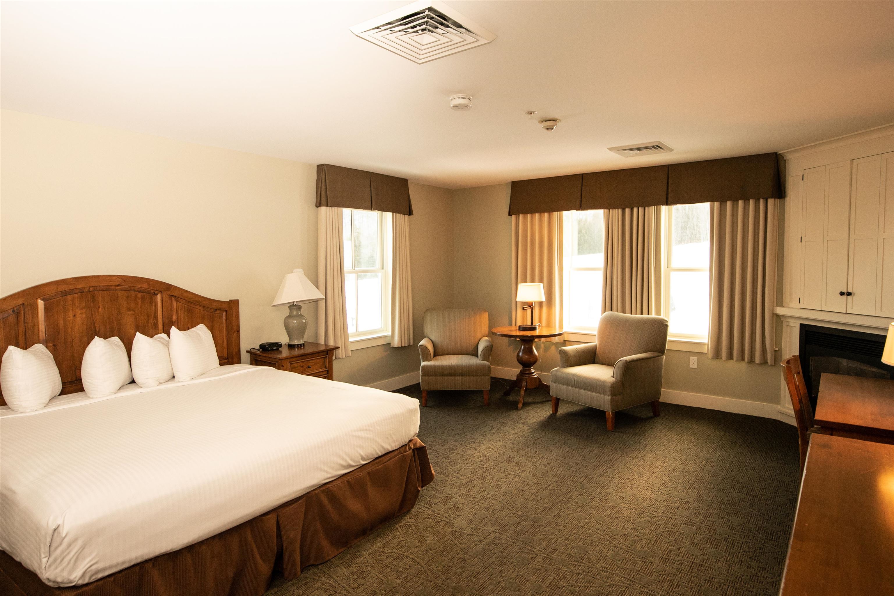 613/615 Qtr. I I I Adams House