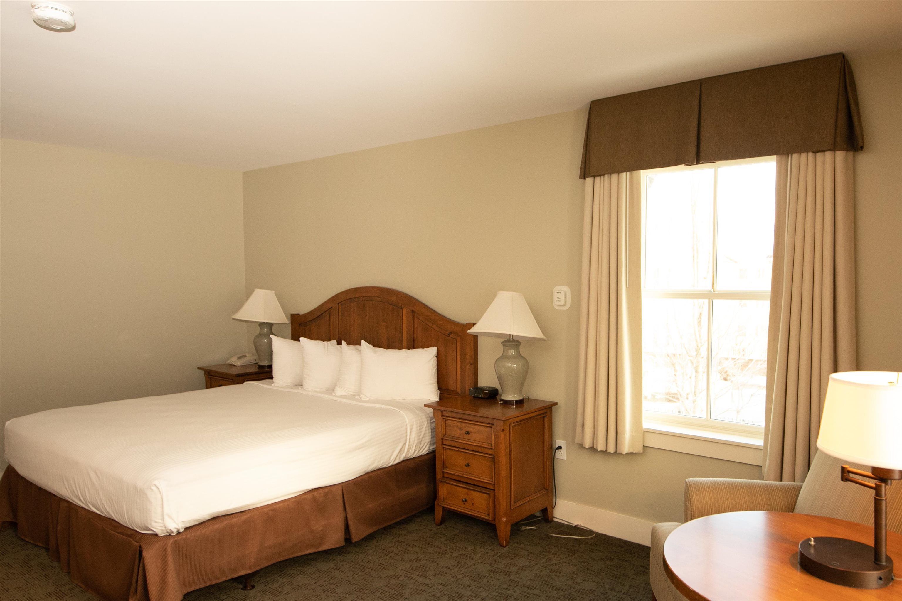 613/615 Qtr. I I I Adams House