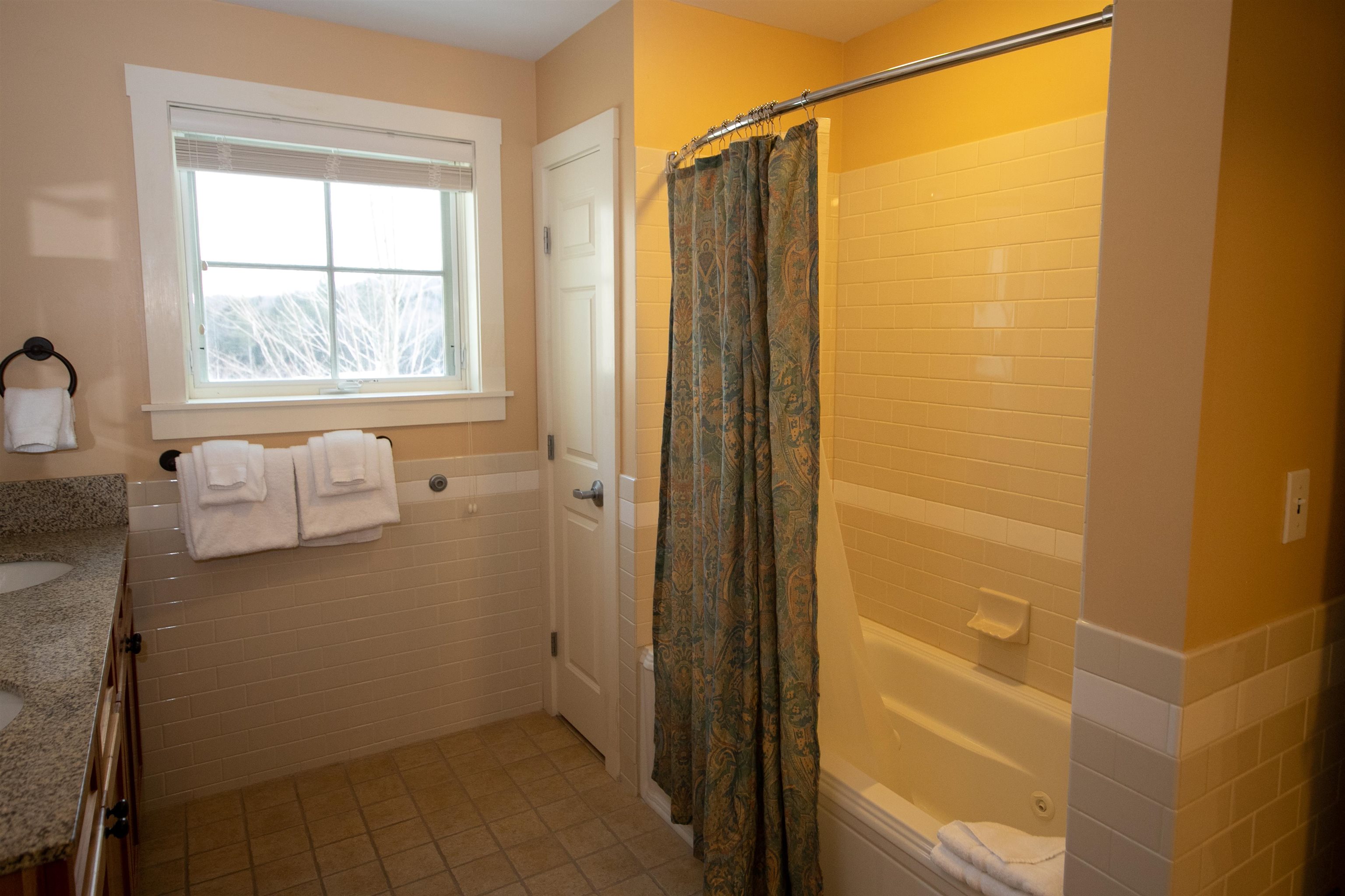 613/615 Qtr. I I I Adams House