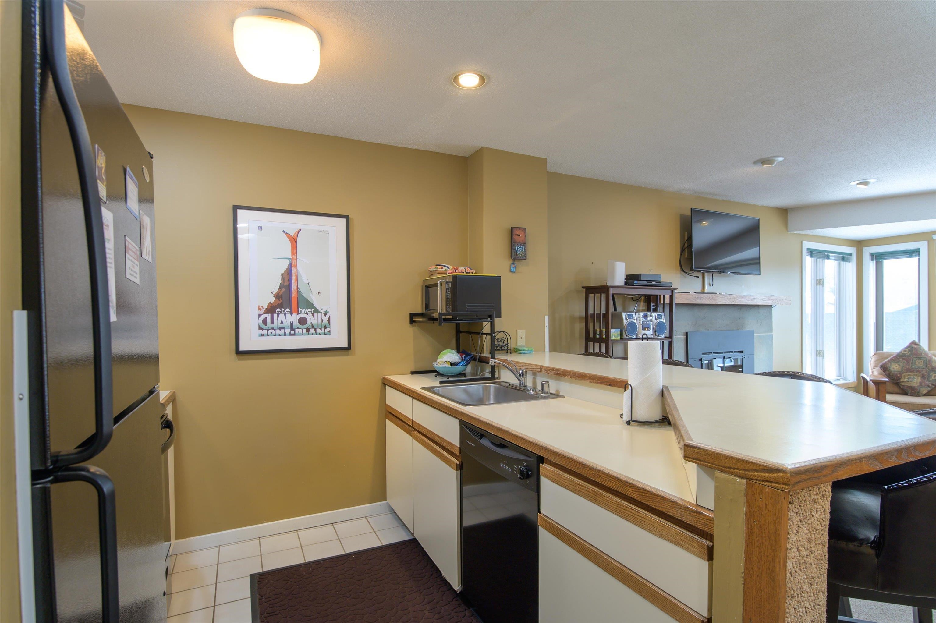 350 Mountain Road Unit: B303