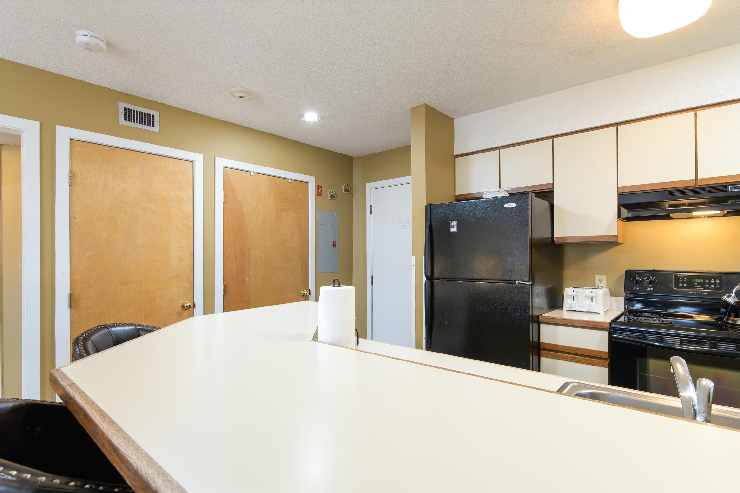 350 Mountain Road Unit: B303