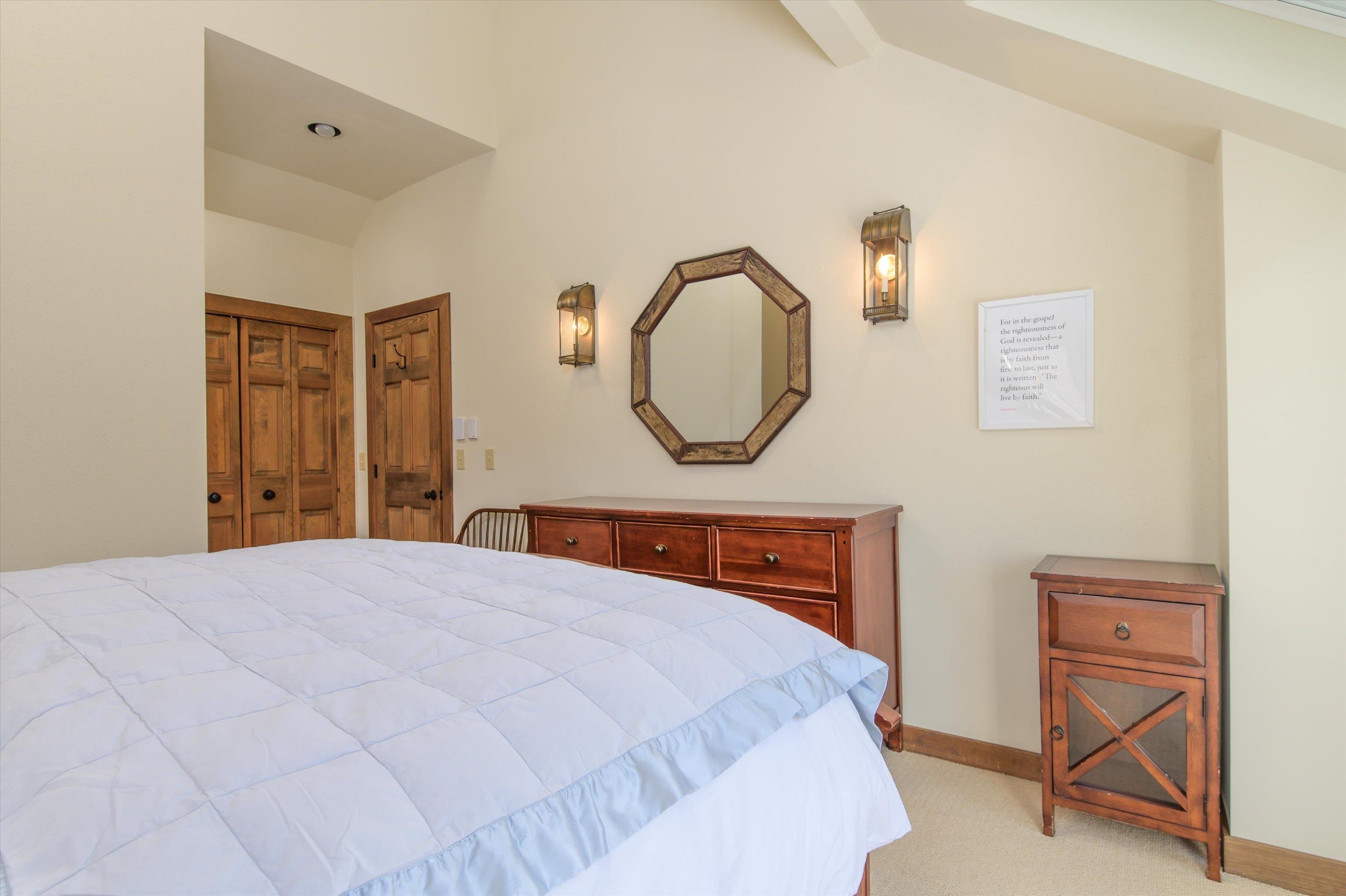 879 East Ash Road Unit: 5