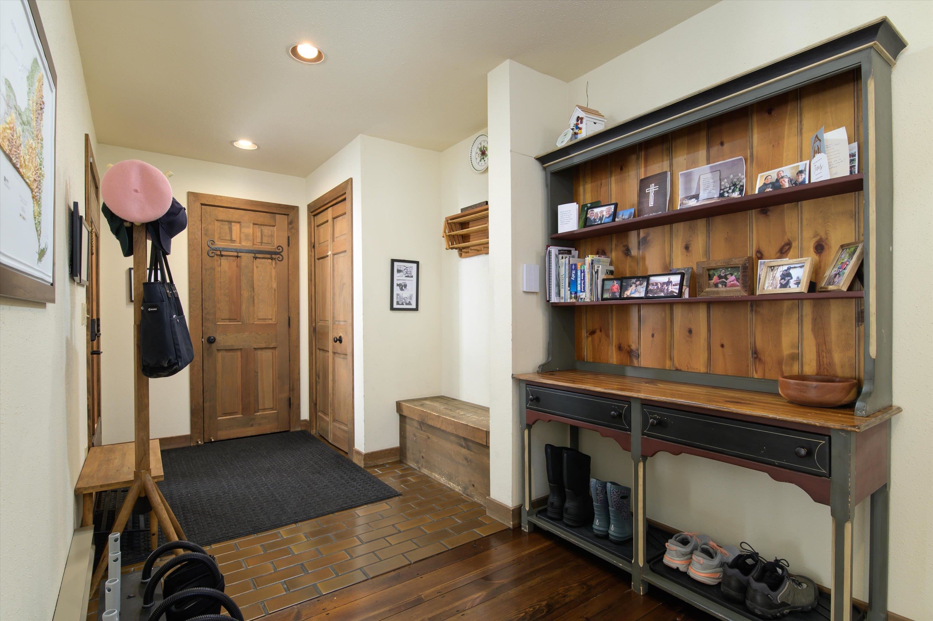 879 East Ash Road Unit: 5