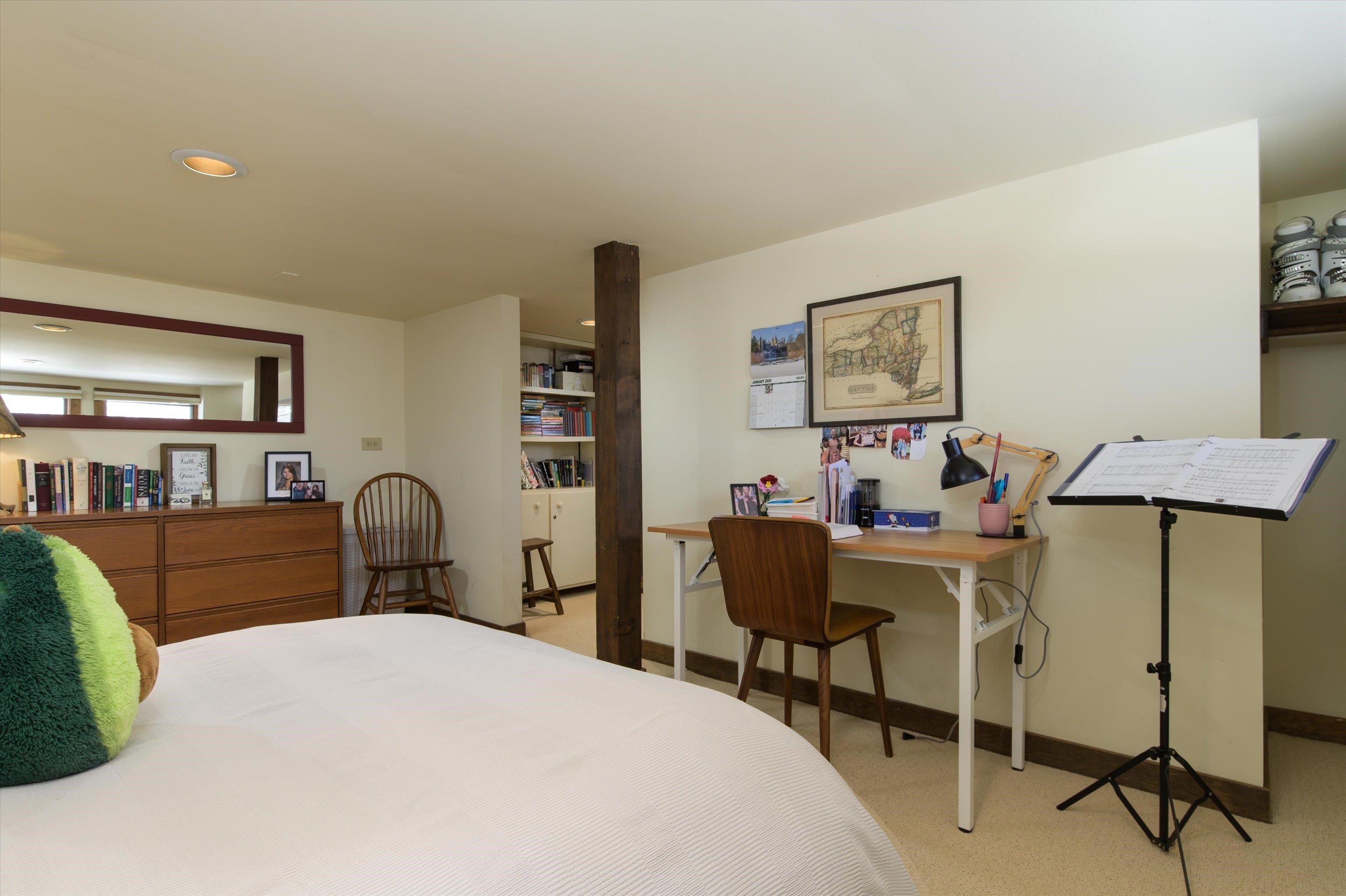 879 East Ash Road Unit: 5