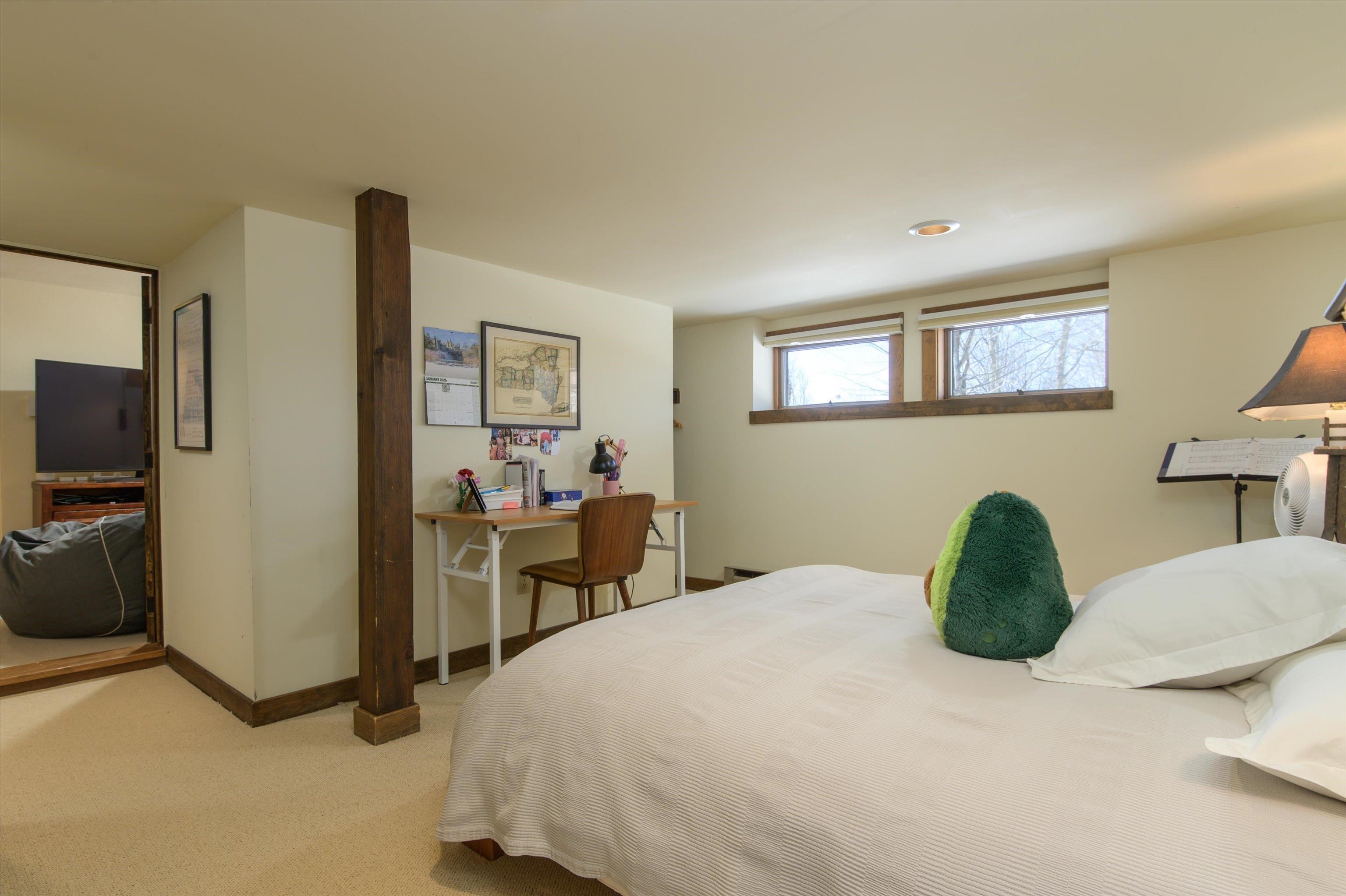 879 East Ash Road Unit: 5