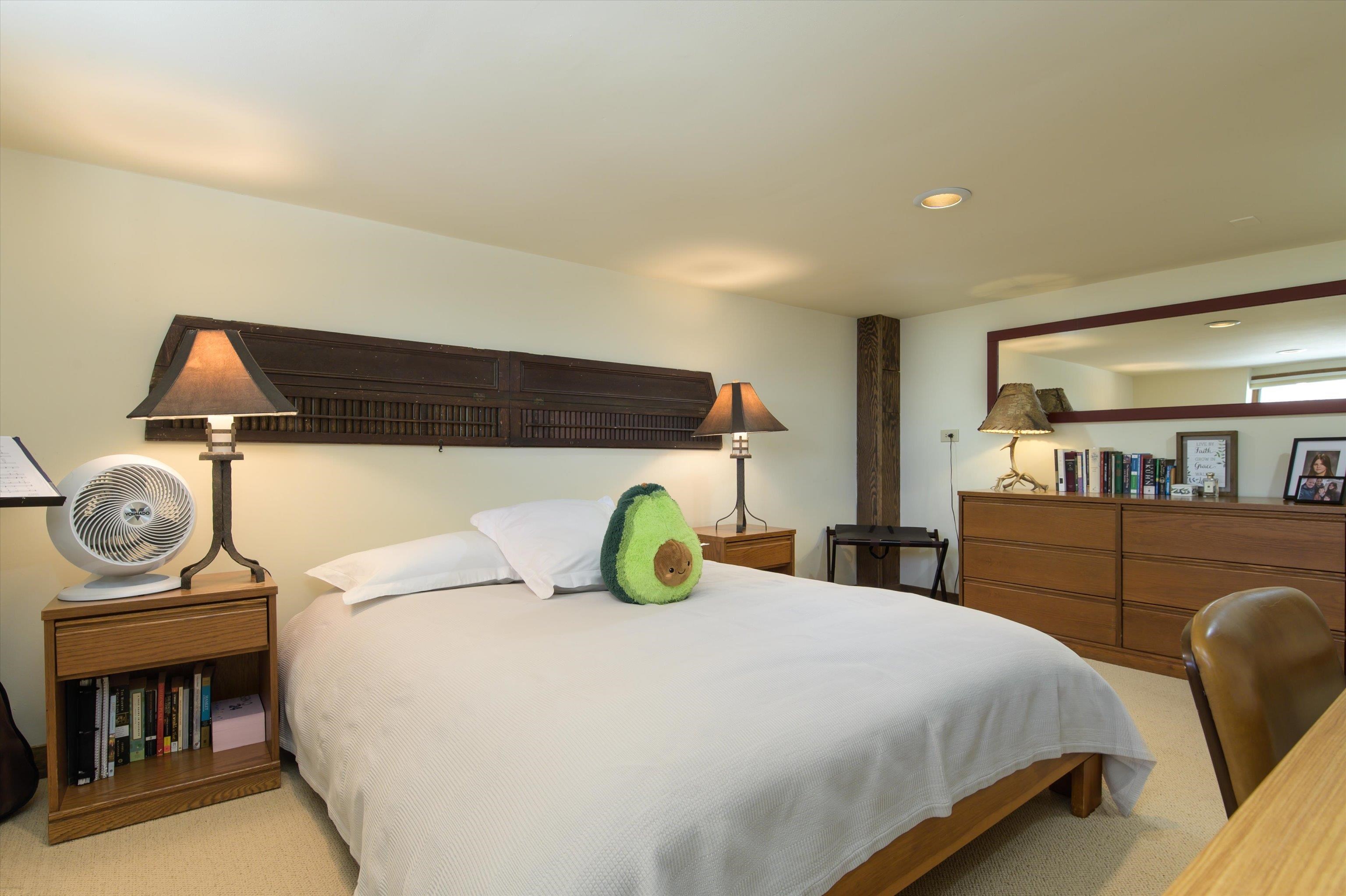 879 East Ash Road Unit: 5