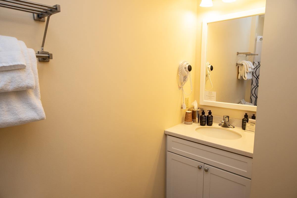 264/266 Qtr. I V Jackson Gore Inn