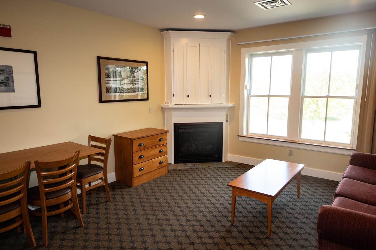 264/266 Qtr. I V Jackson Gore Inn