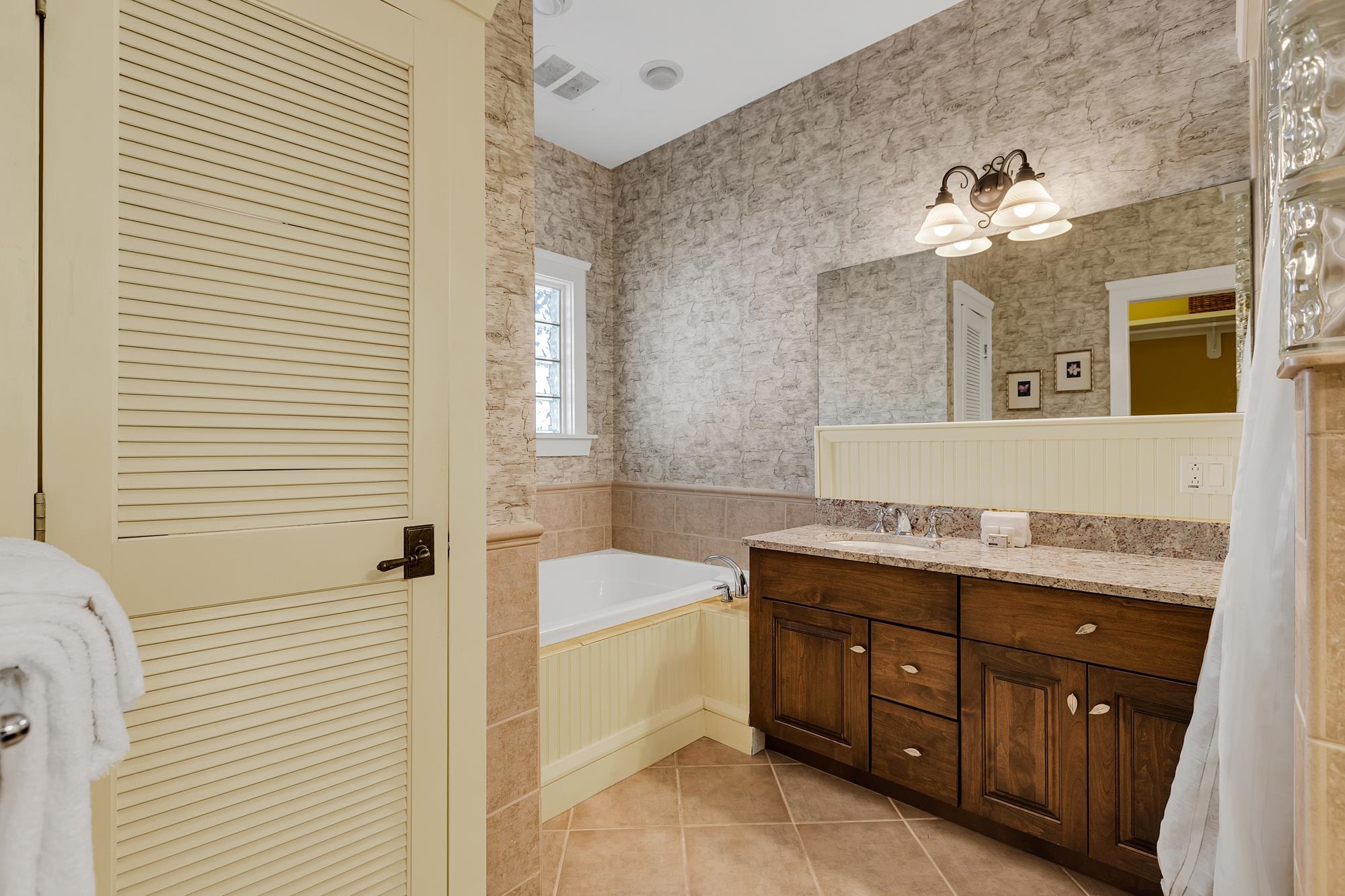 24 Freeman Road Unit: A1