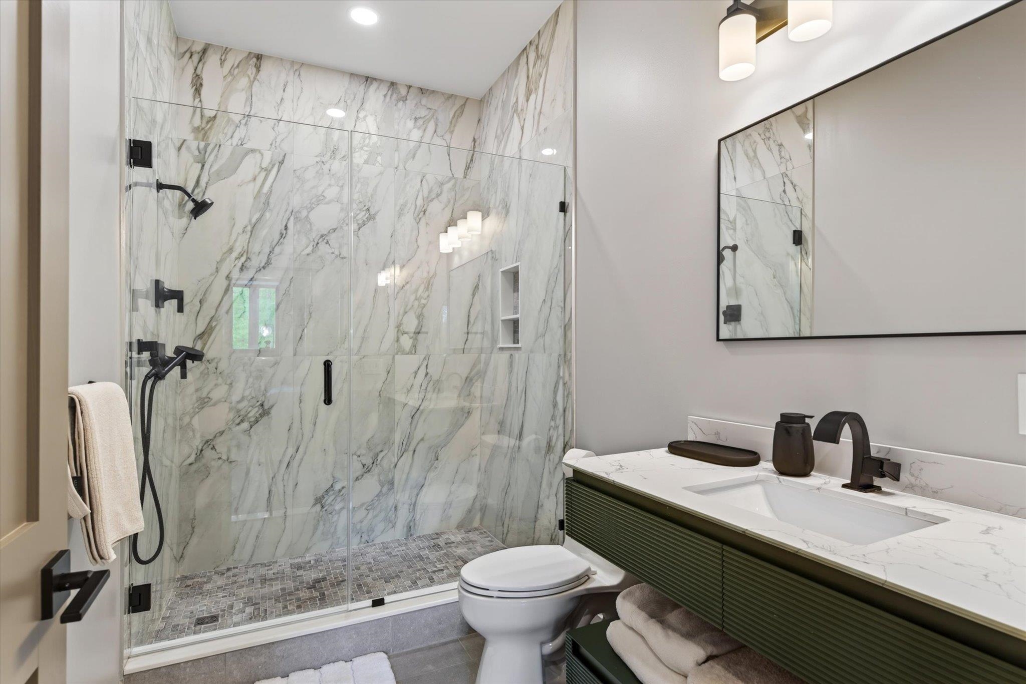 112 Snowbridge Road Unit: L3