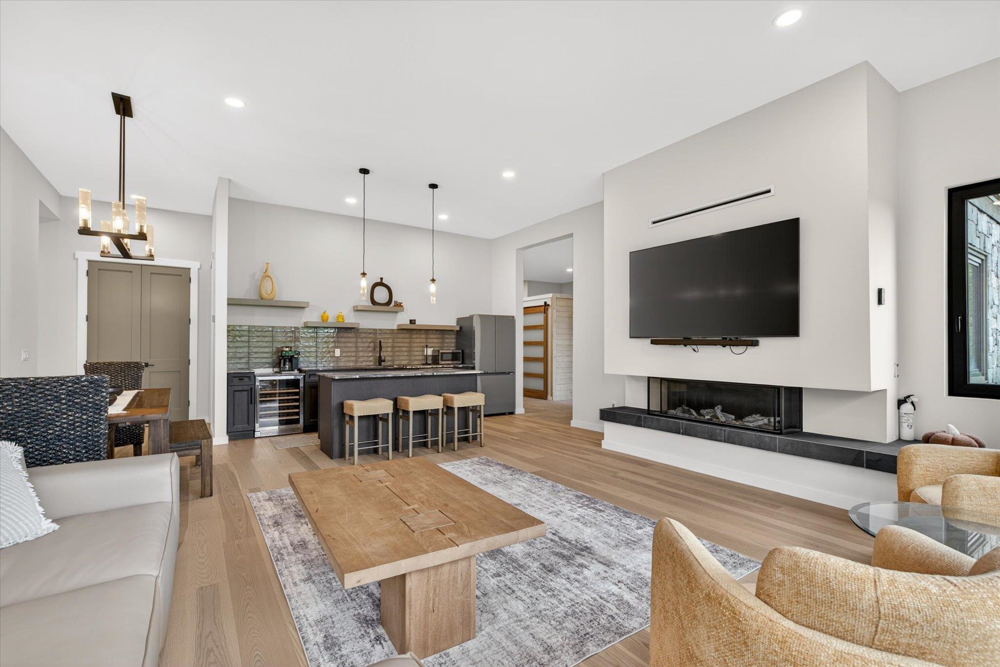 112 Snowbridge Road Unit: L3
