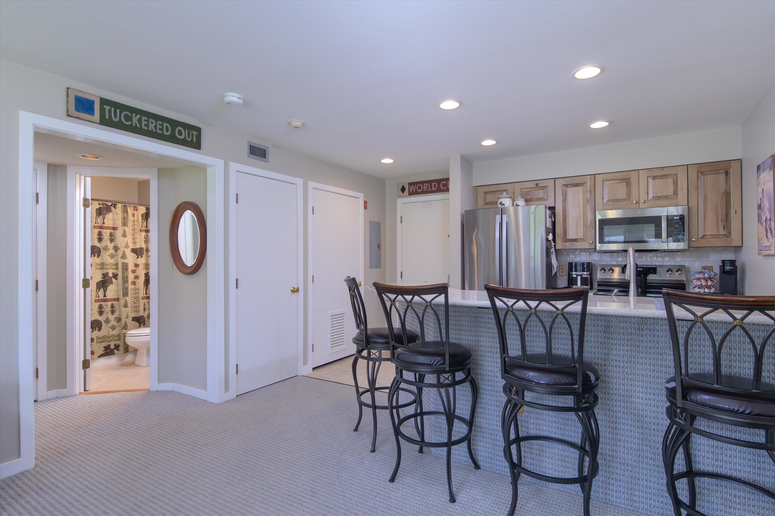 350 Mountain Road Unit: B103