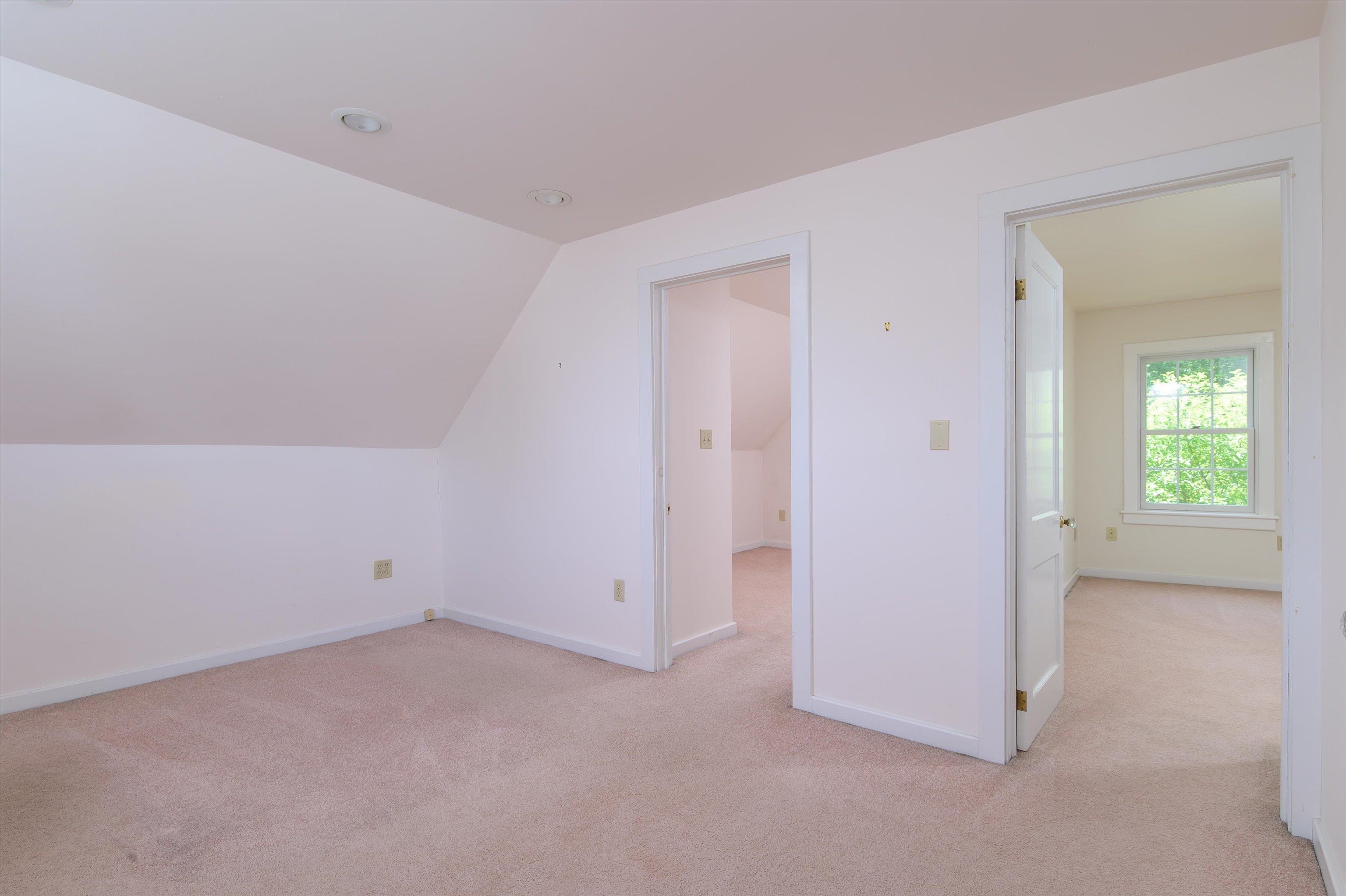 19 Lawridge Heights