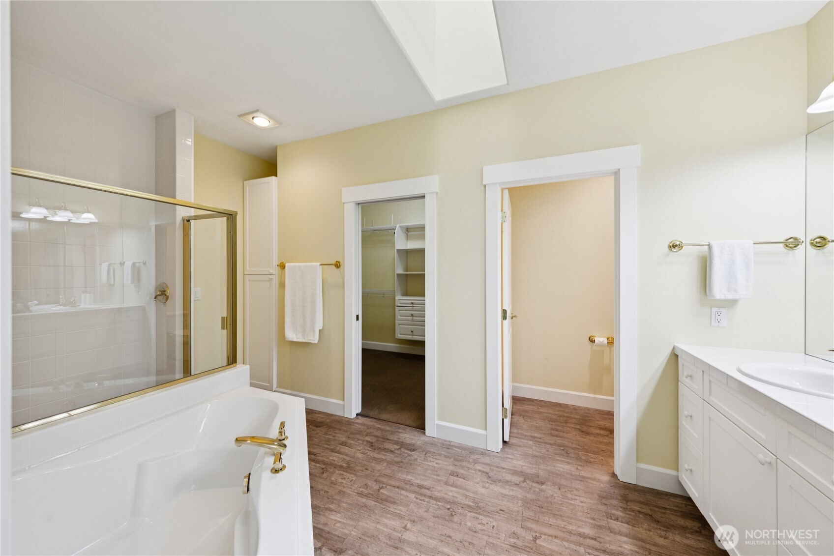 2218 Cascade Court