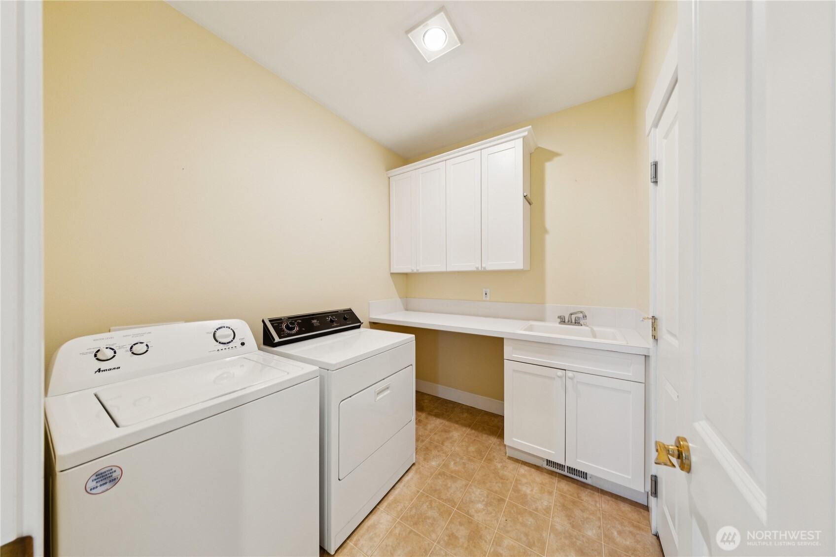 2218 Cascade Court