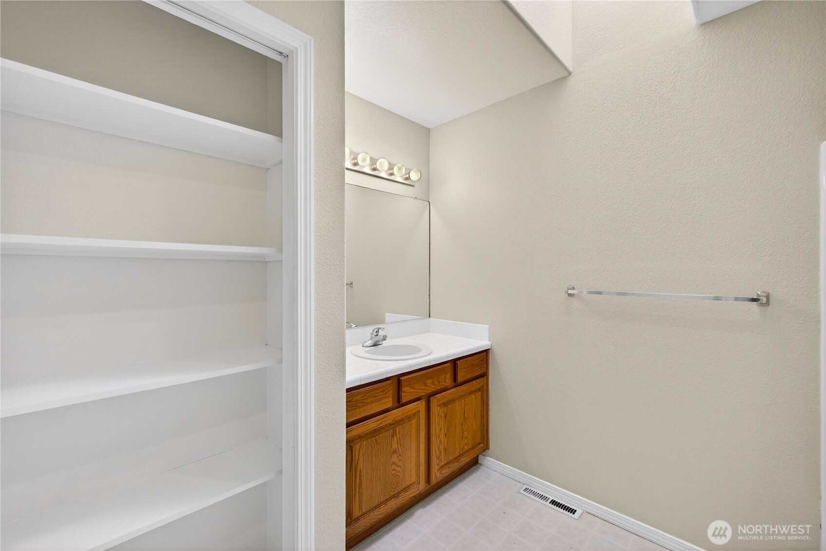 1901 Copper Pond Place