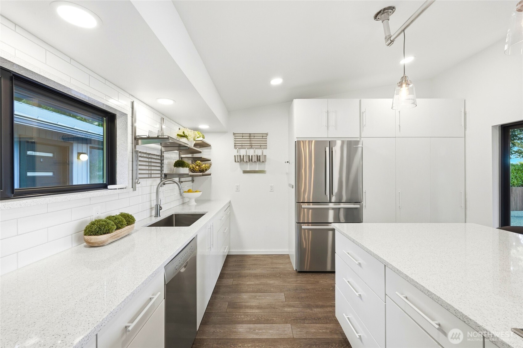 4101 Edith Point