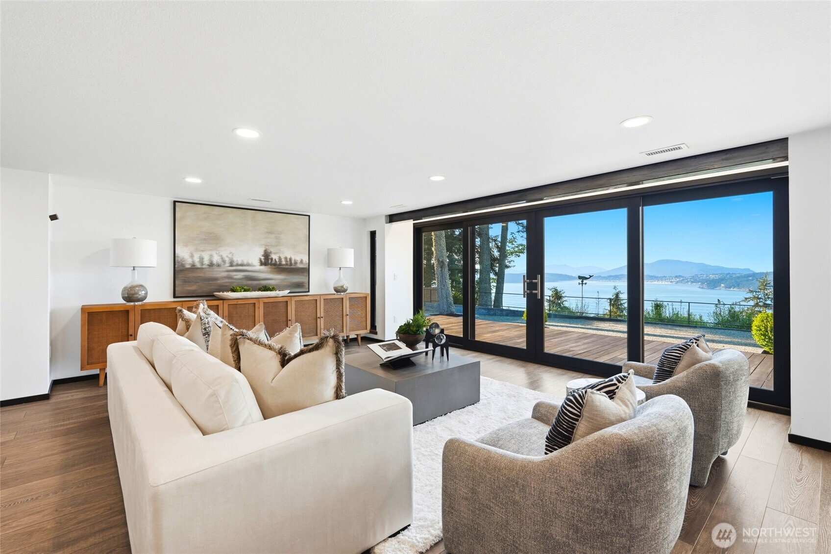 4101 Edith Point