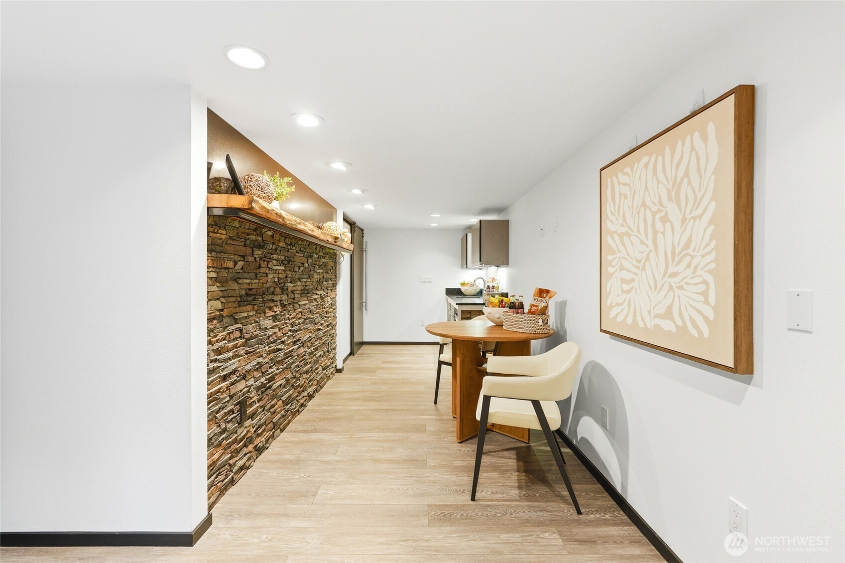 4101 Edith Point