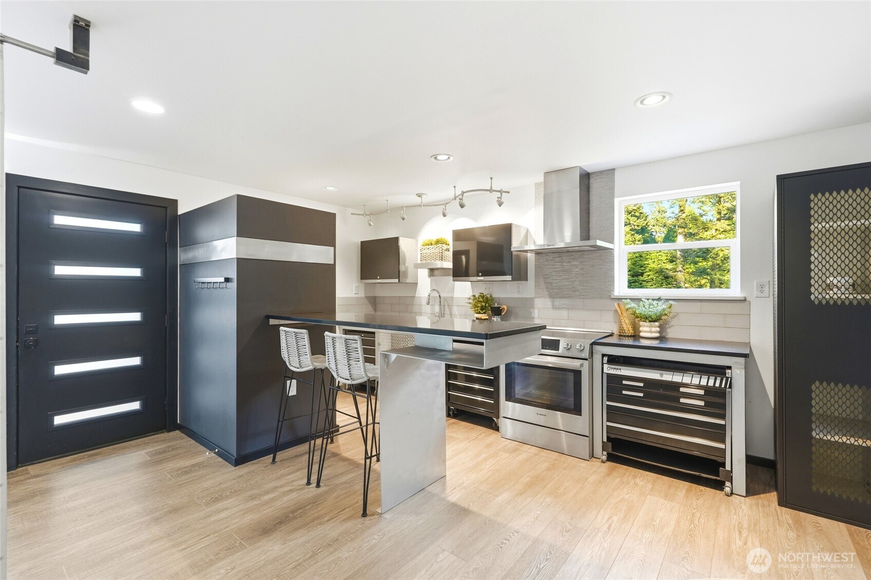 4101 Edith Point