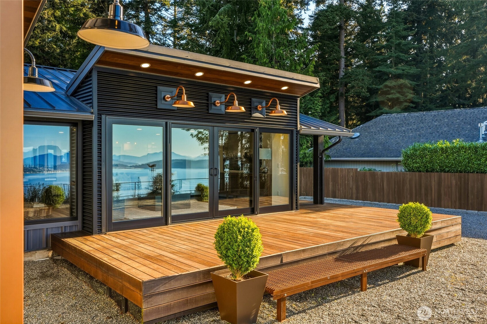 4101 Edith Point