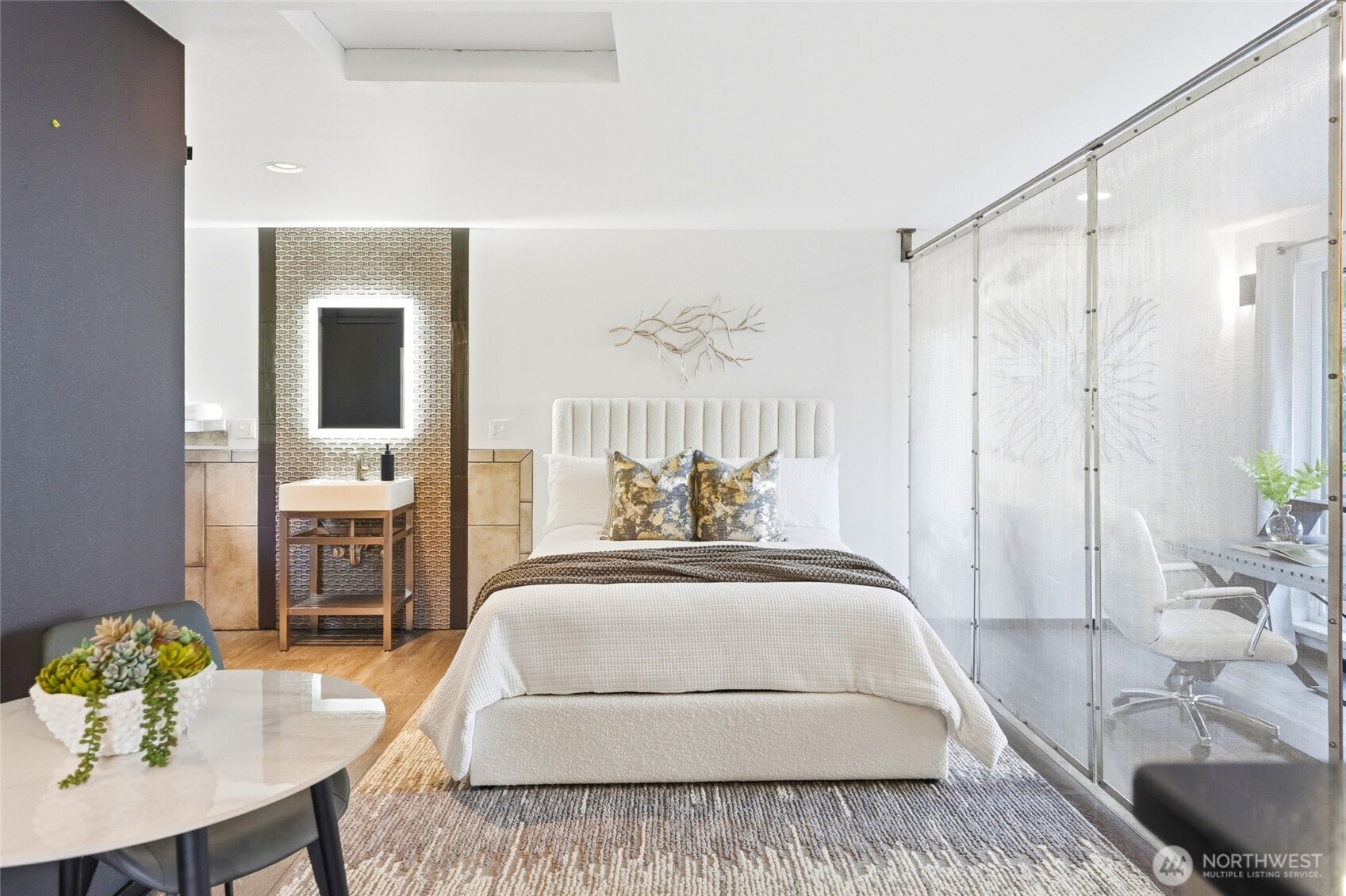 4101 Edith Point