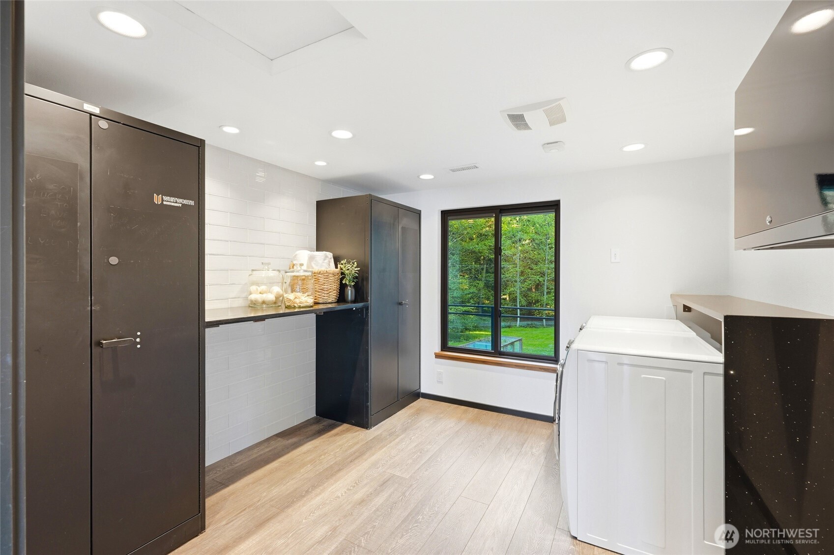 4101 Edith Point