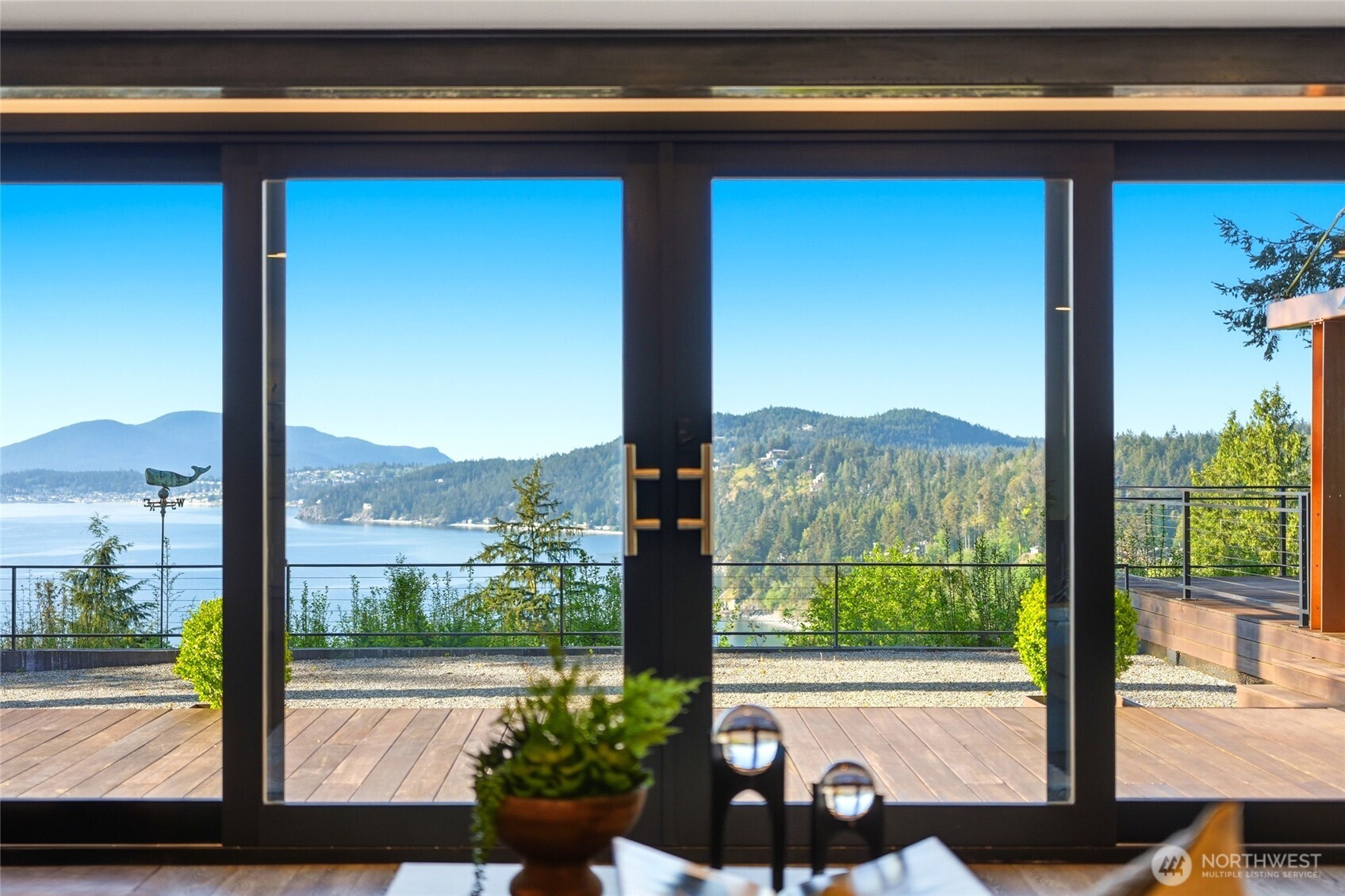 4101 Edith Point