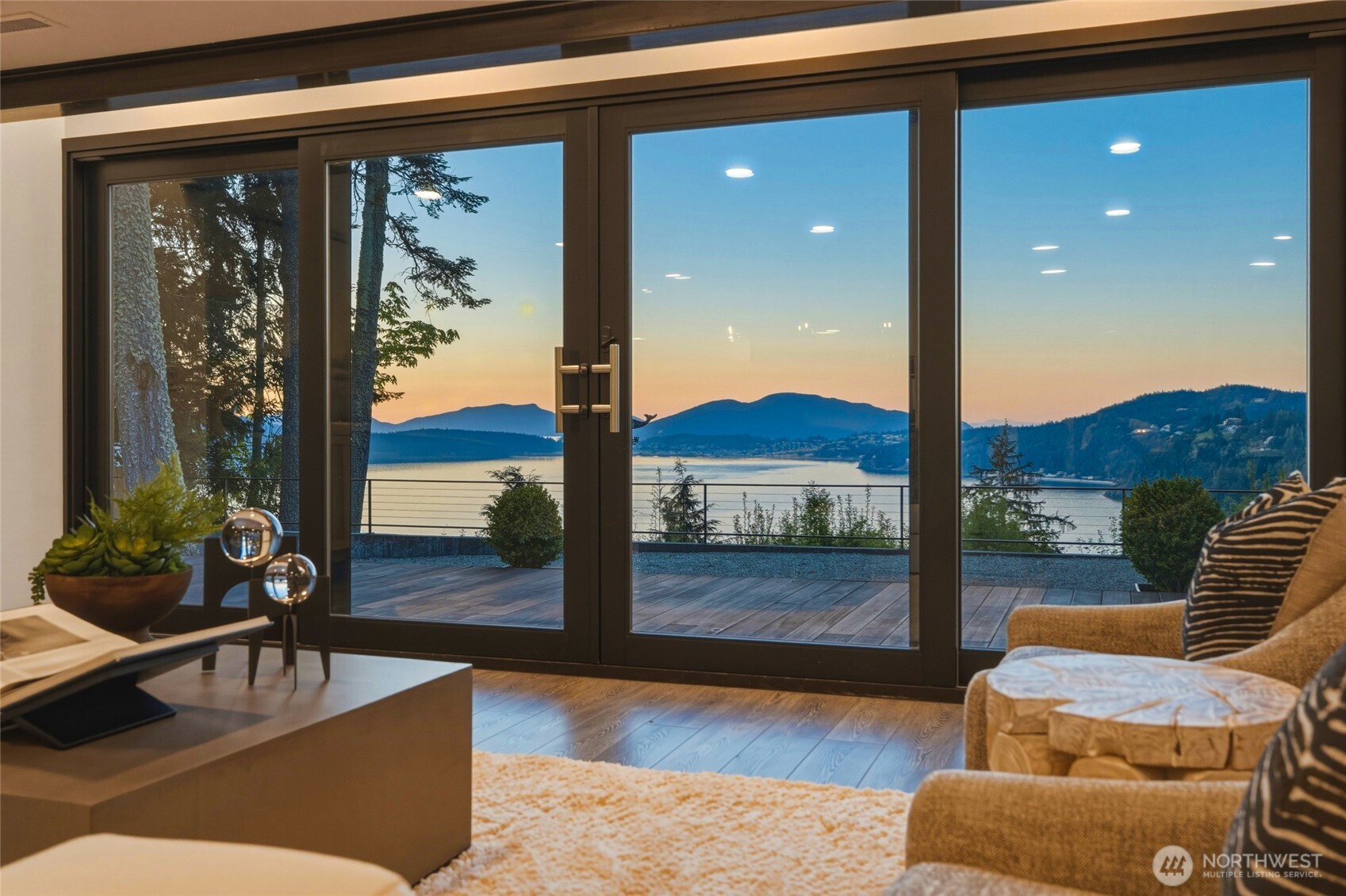 4101 Edith Point