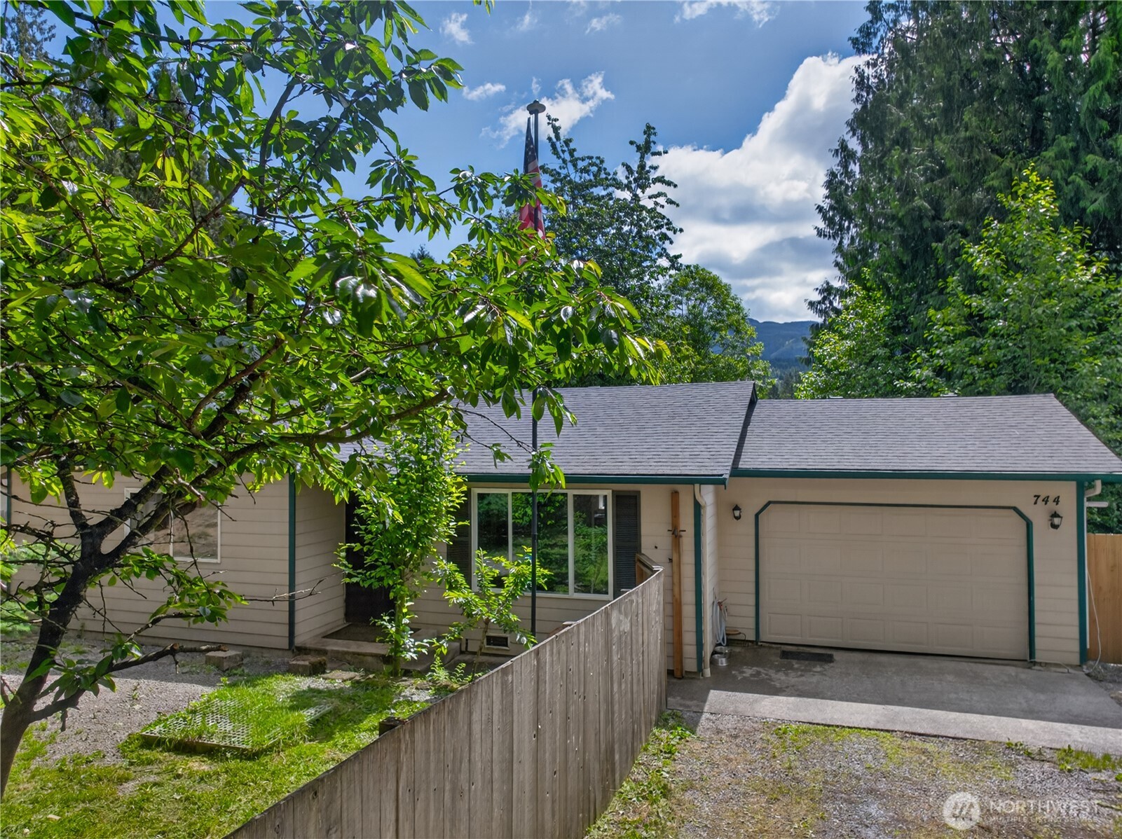 744 Summerset Way