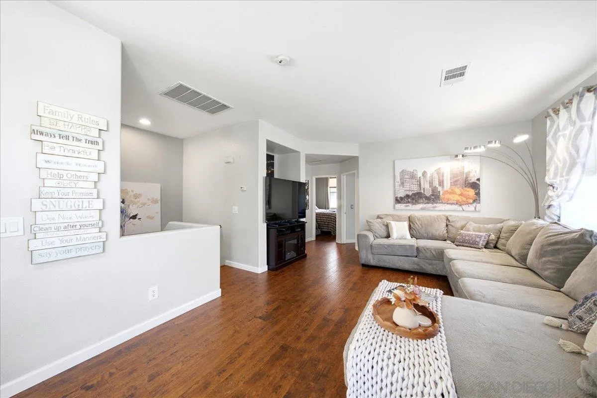 6015 Paseo Salinero