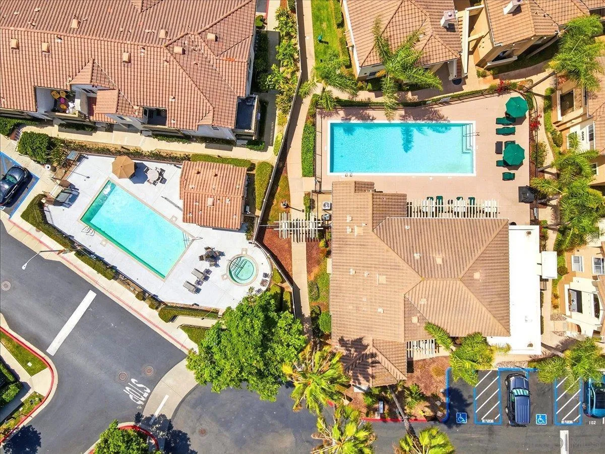 6015 Paseo Salinero